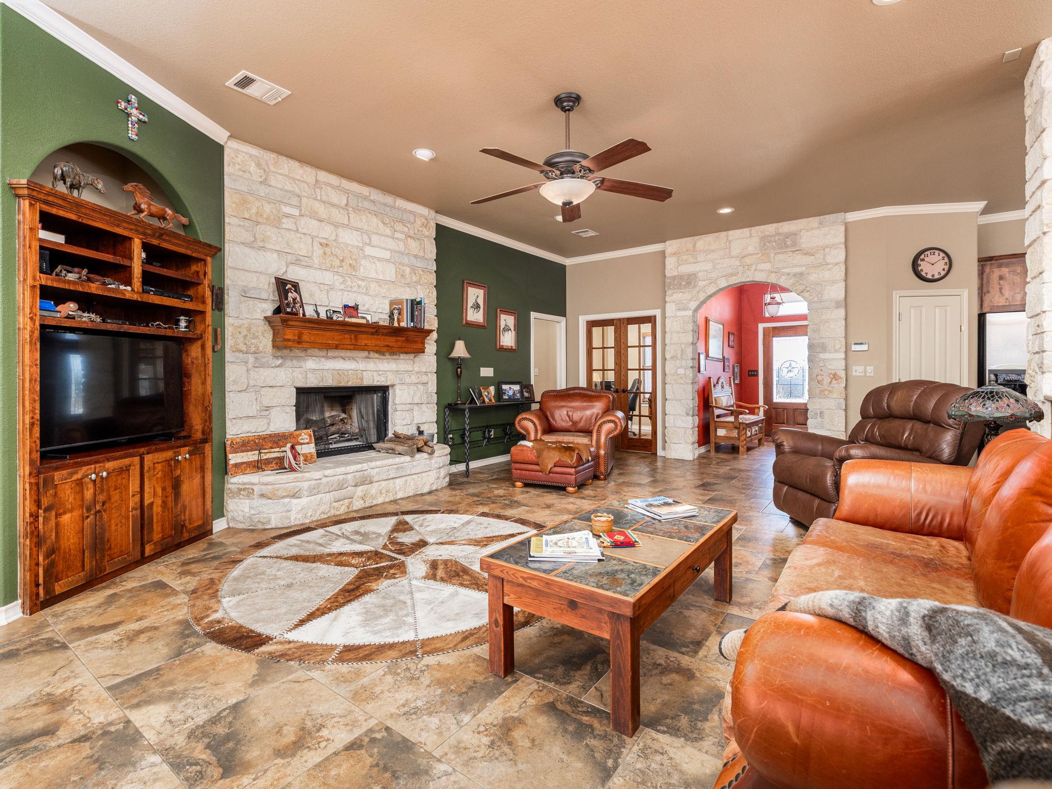 1801 County Road 470, Coupland, TX 78615