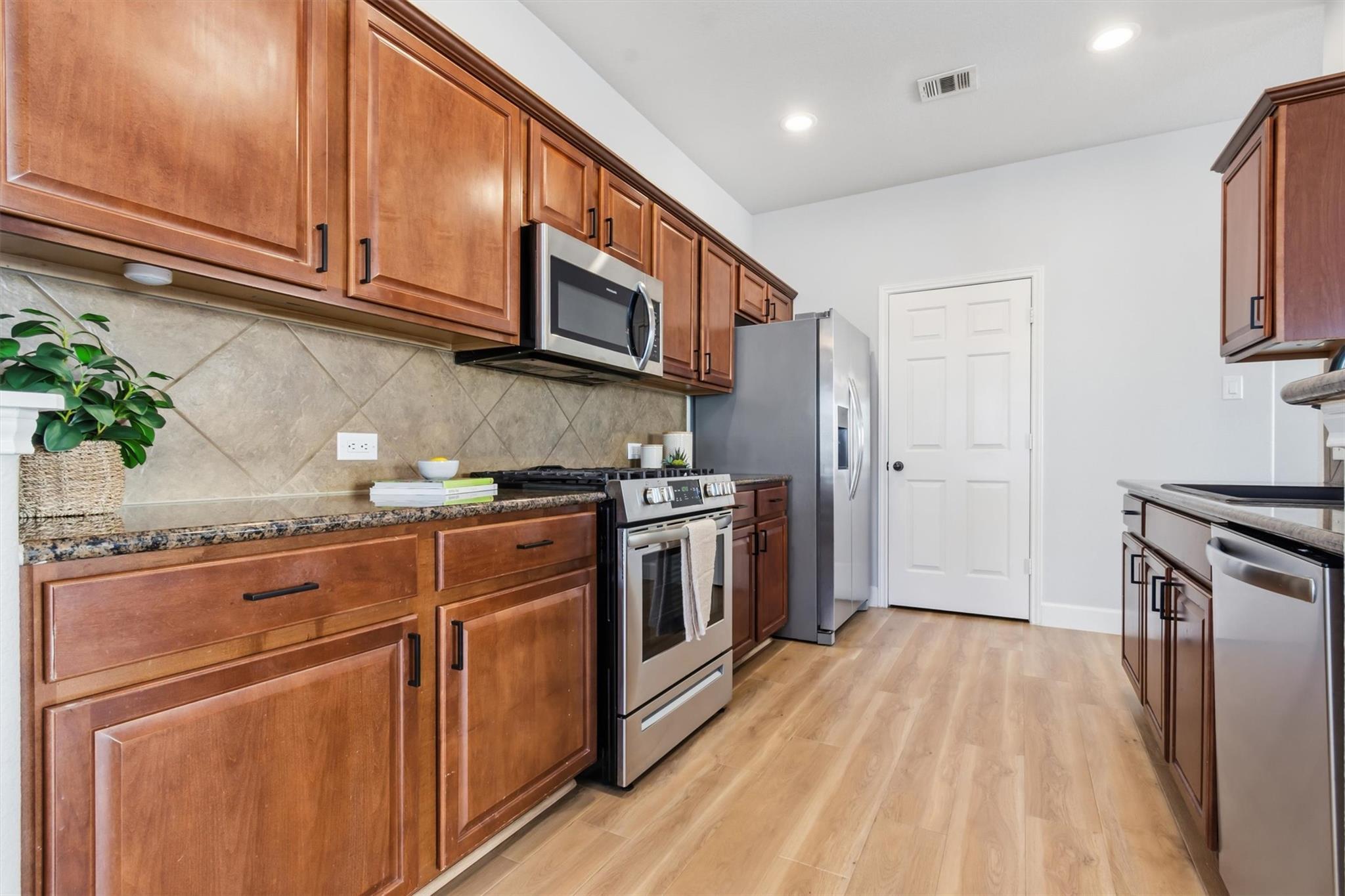 394 Verano Cir, Kyle, TX 78640