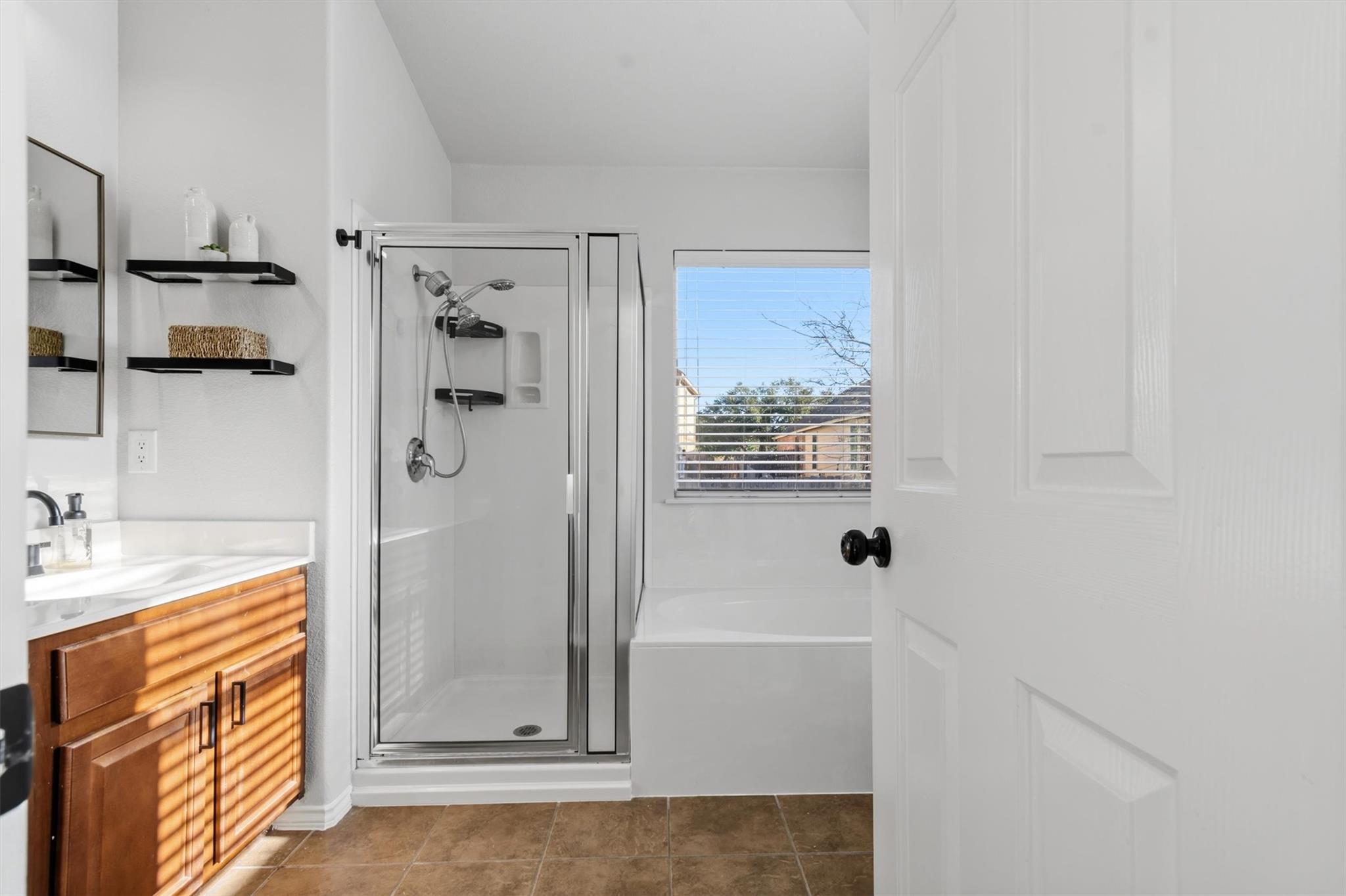 394 Verano Cir, Kyle, TX 78640