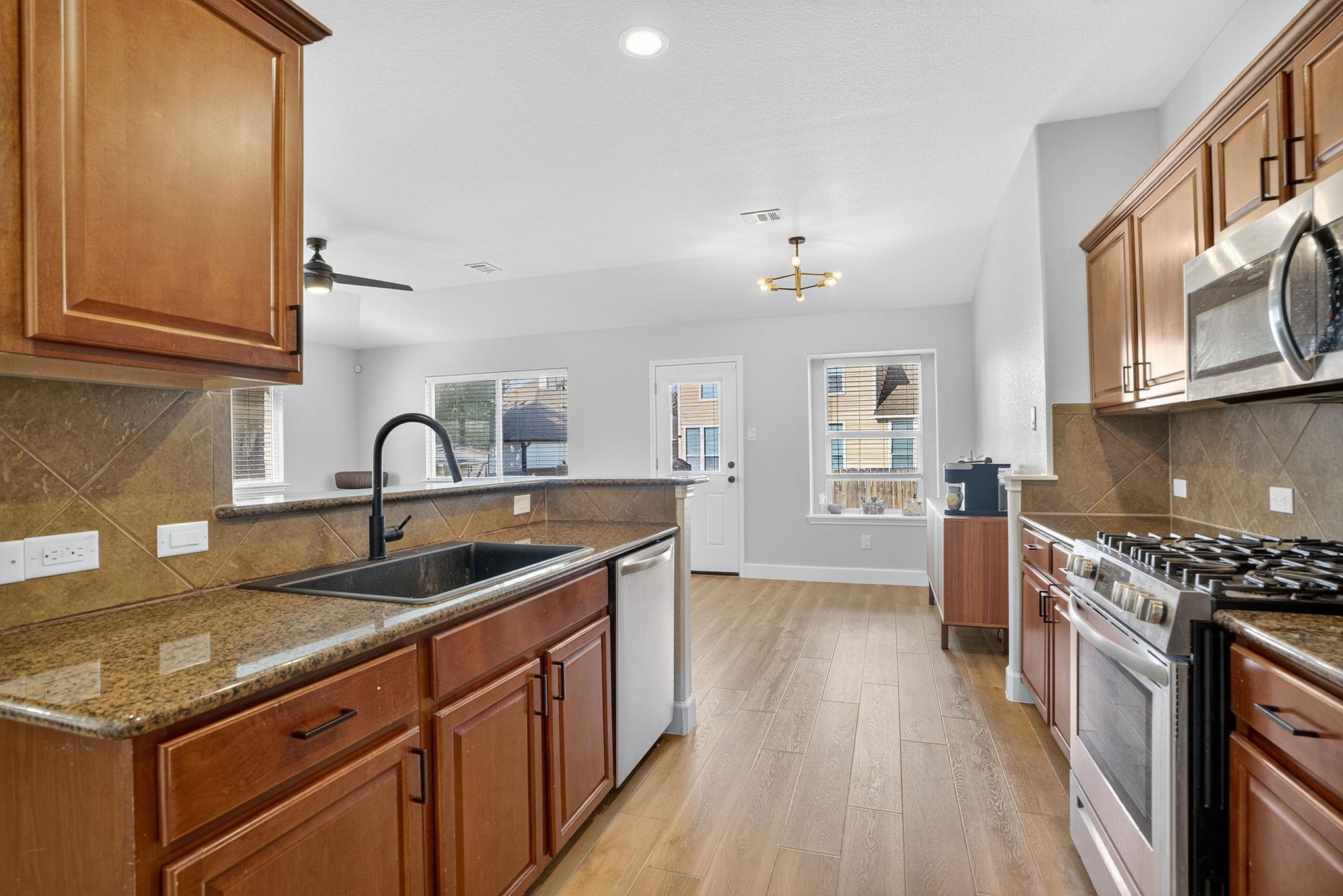 394 Verano Cir, Kyle, TX 78640