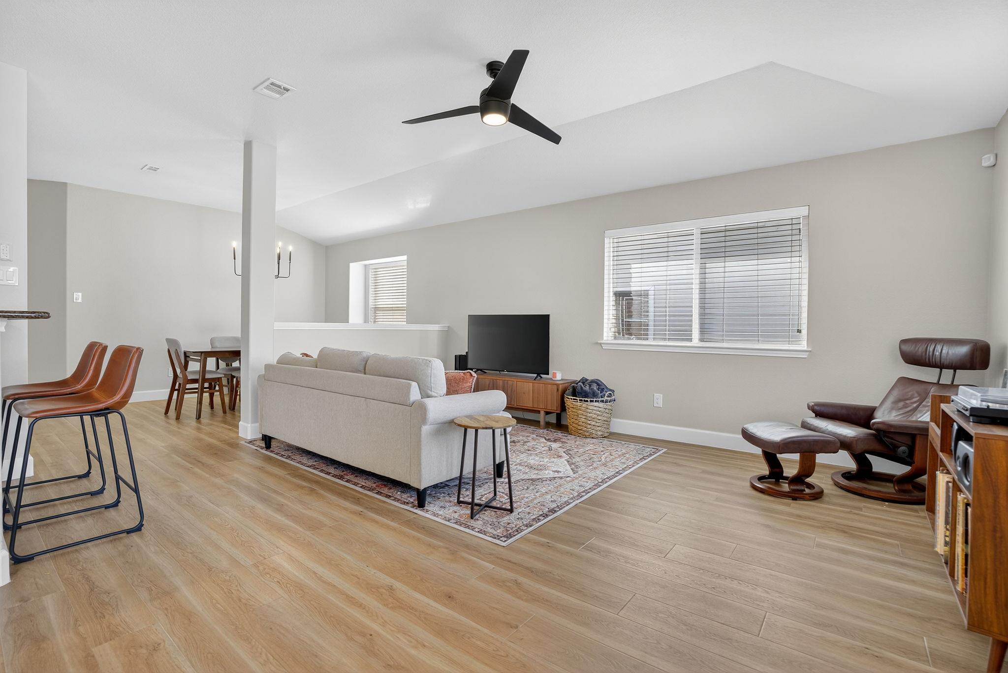 394 Verano Cir, Kyle, TX 78640