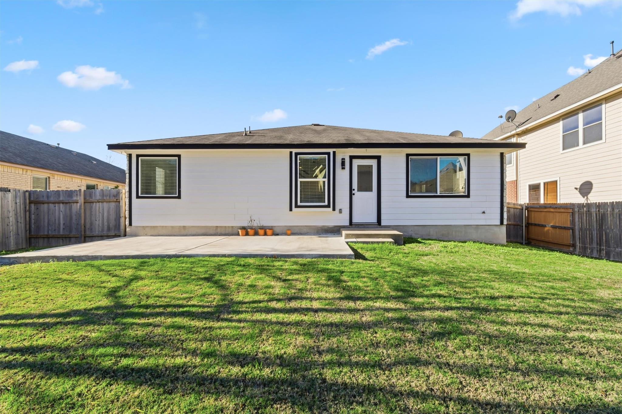 394 Verano Cir, Kyle, TX 78640