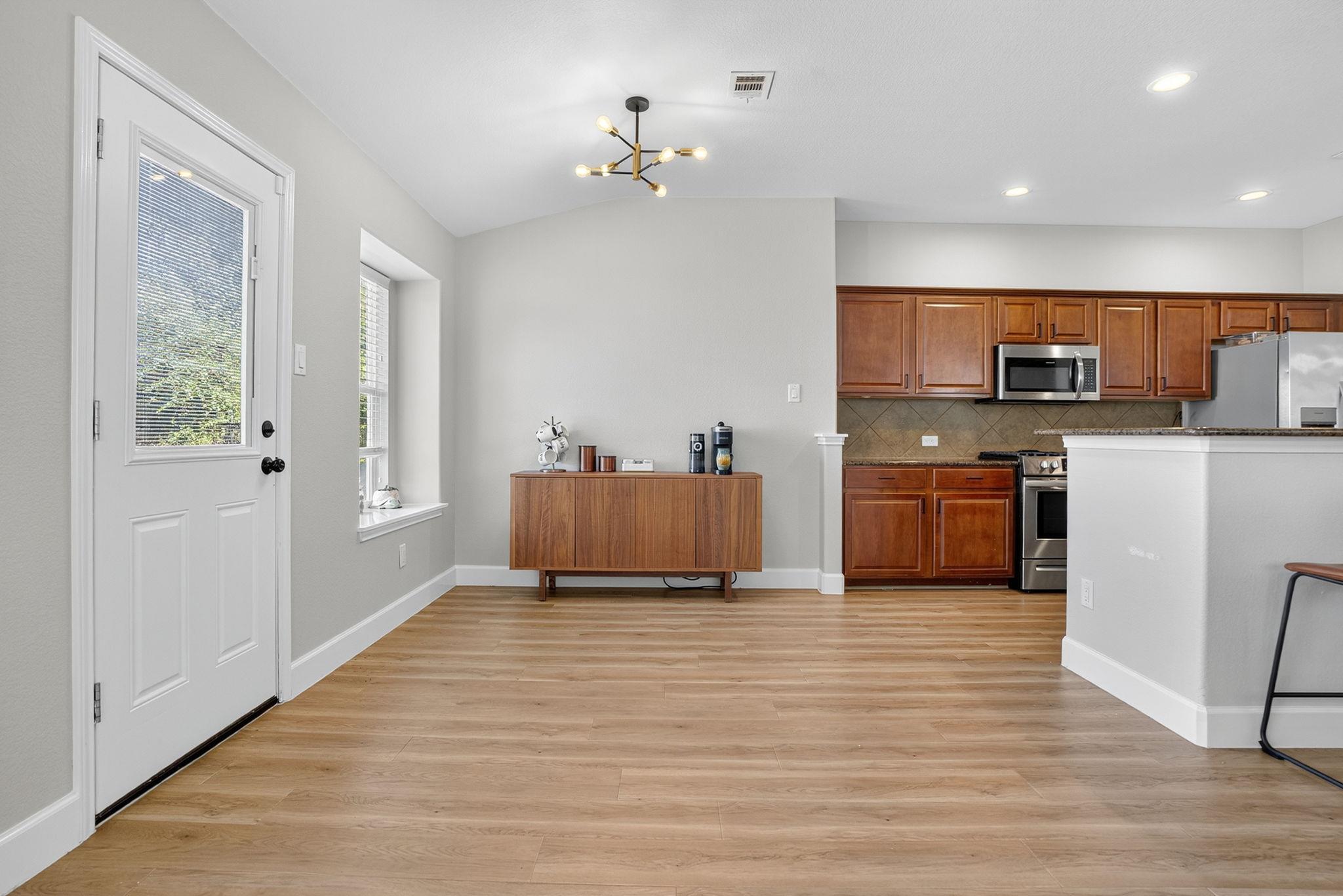 394 Verano Cir, Kyle, TX 78640