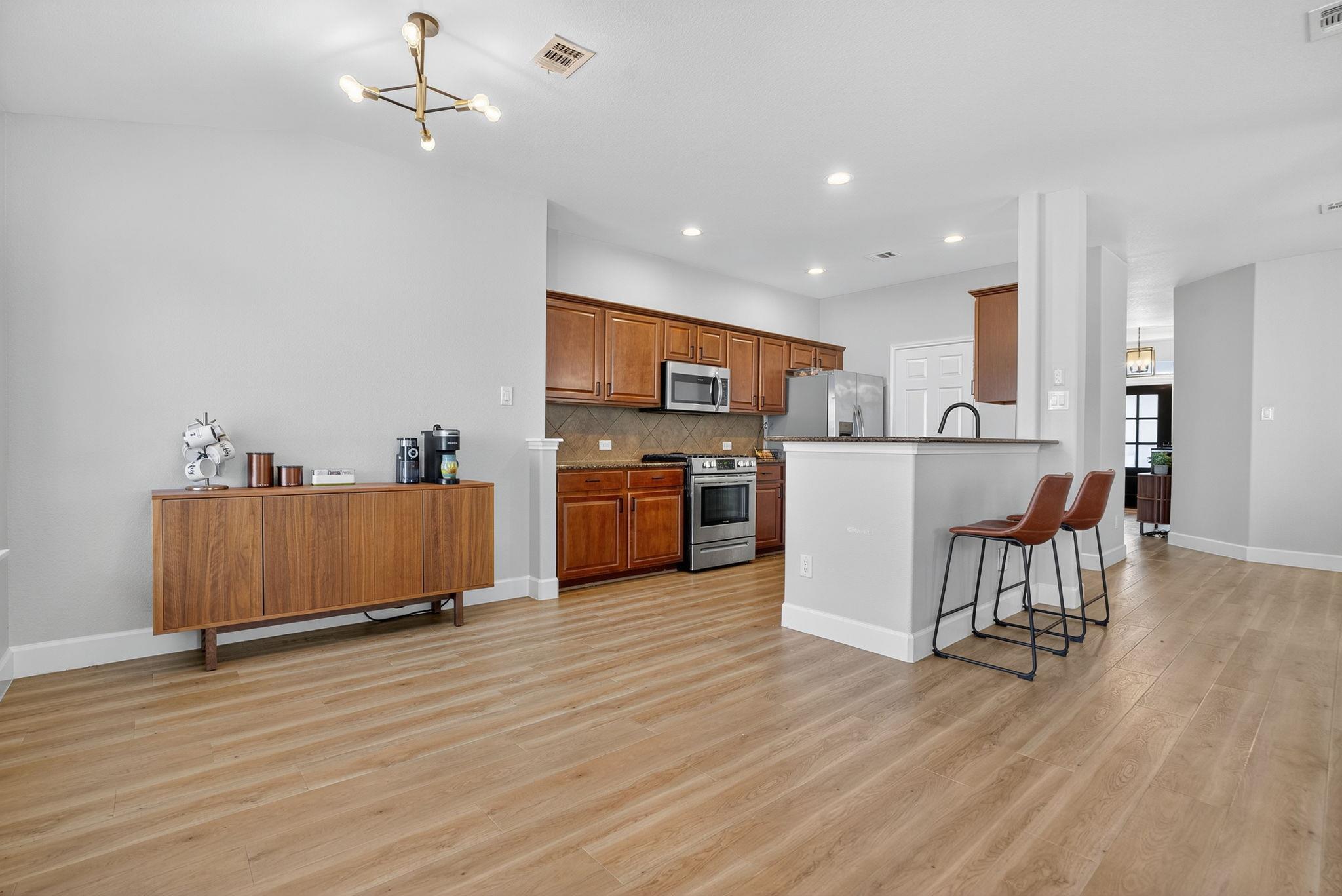 394 Verano Cir, Kyle, TX 78640