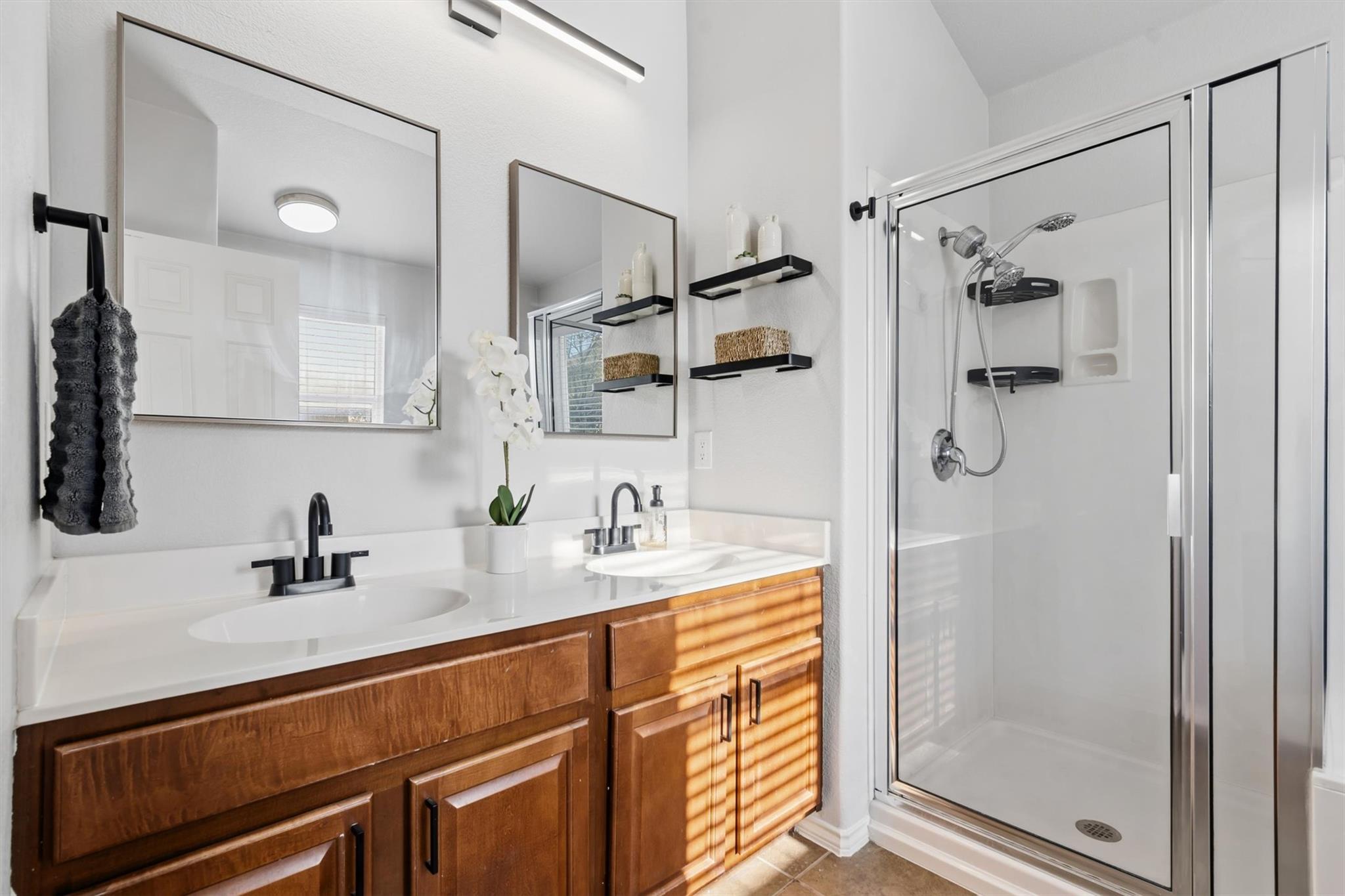 394 Verano Cir, Kyle, TX 78640