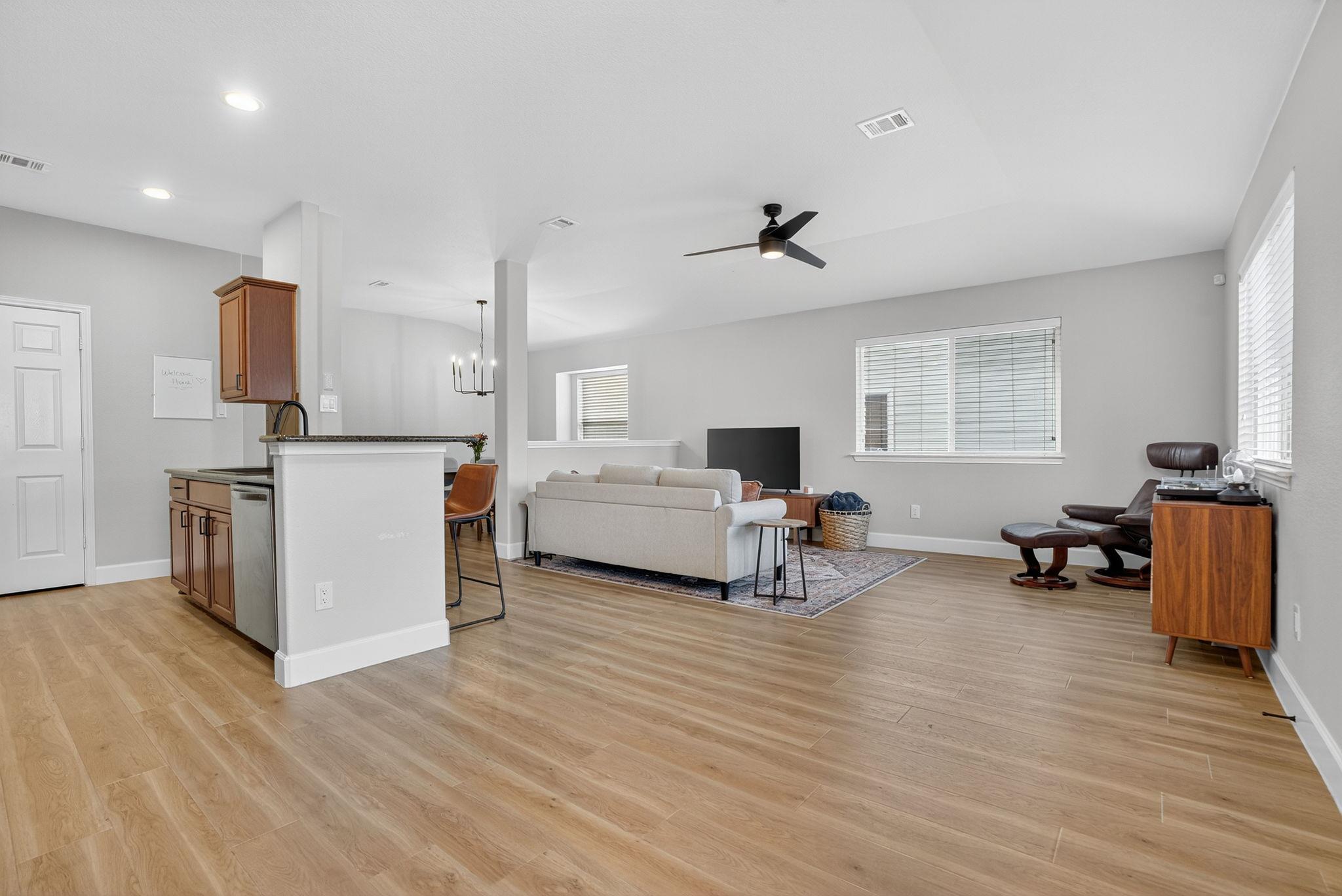 394 Verano Cir, Kyle, TX 78640