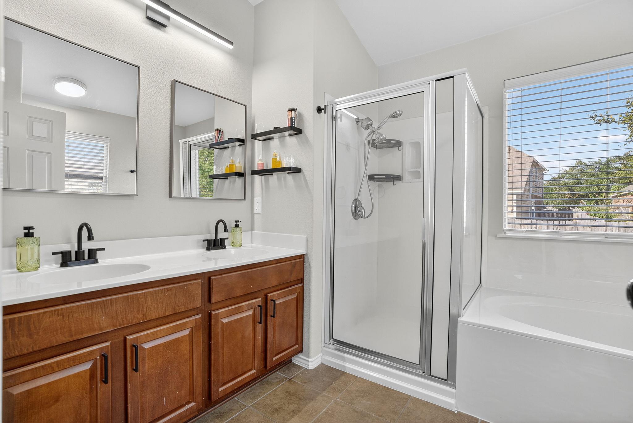 394 Verano Cir, Kyle, TX 78640