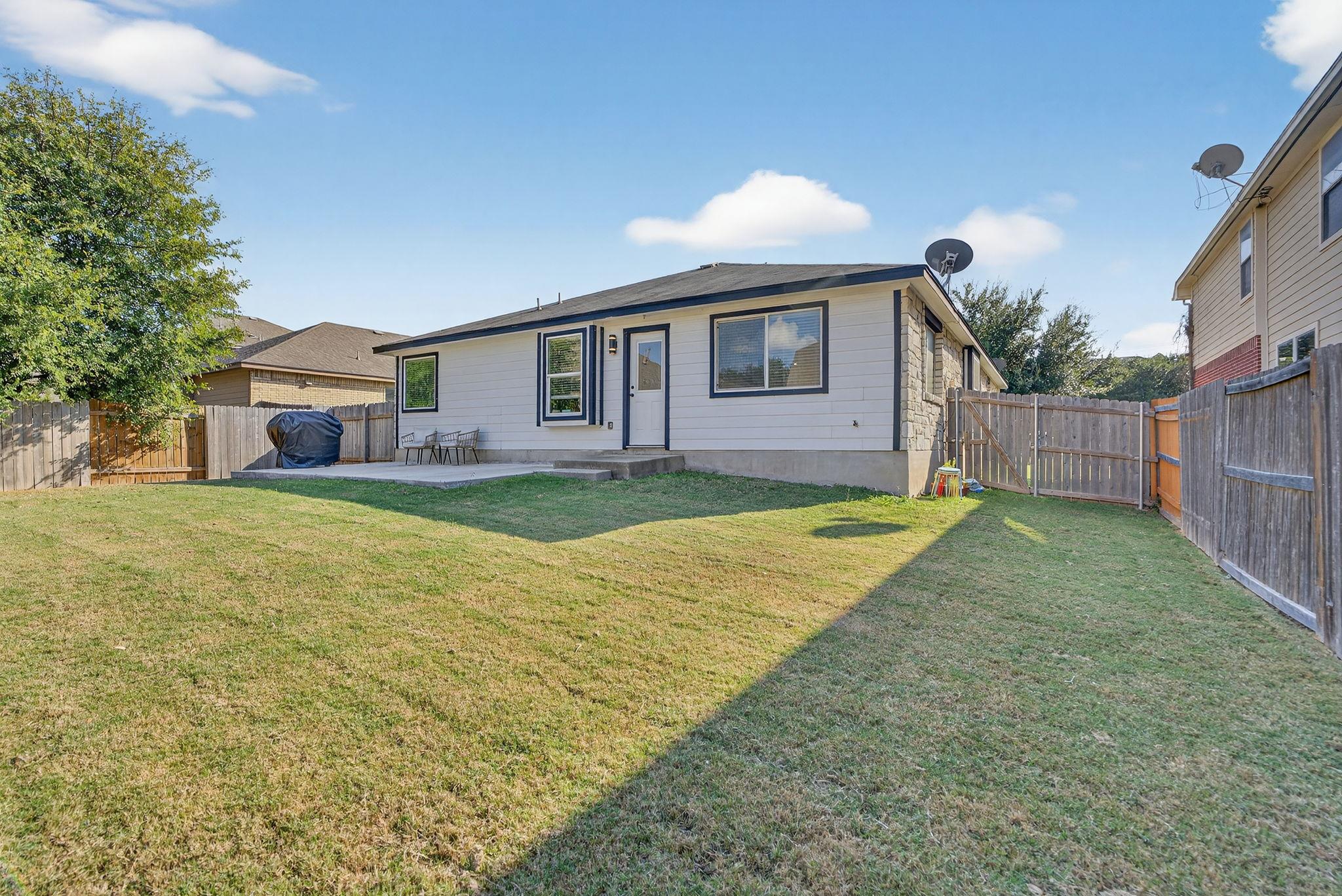 394 Verano Cir, Kyle, TX 78640