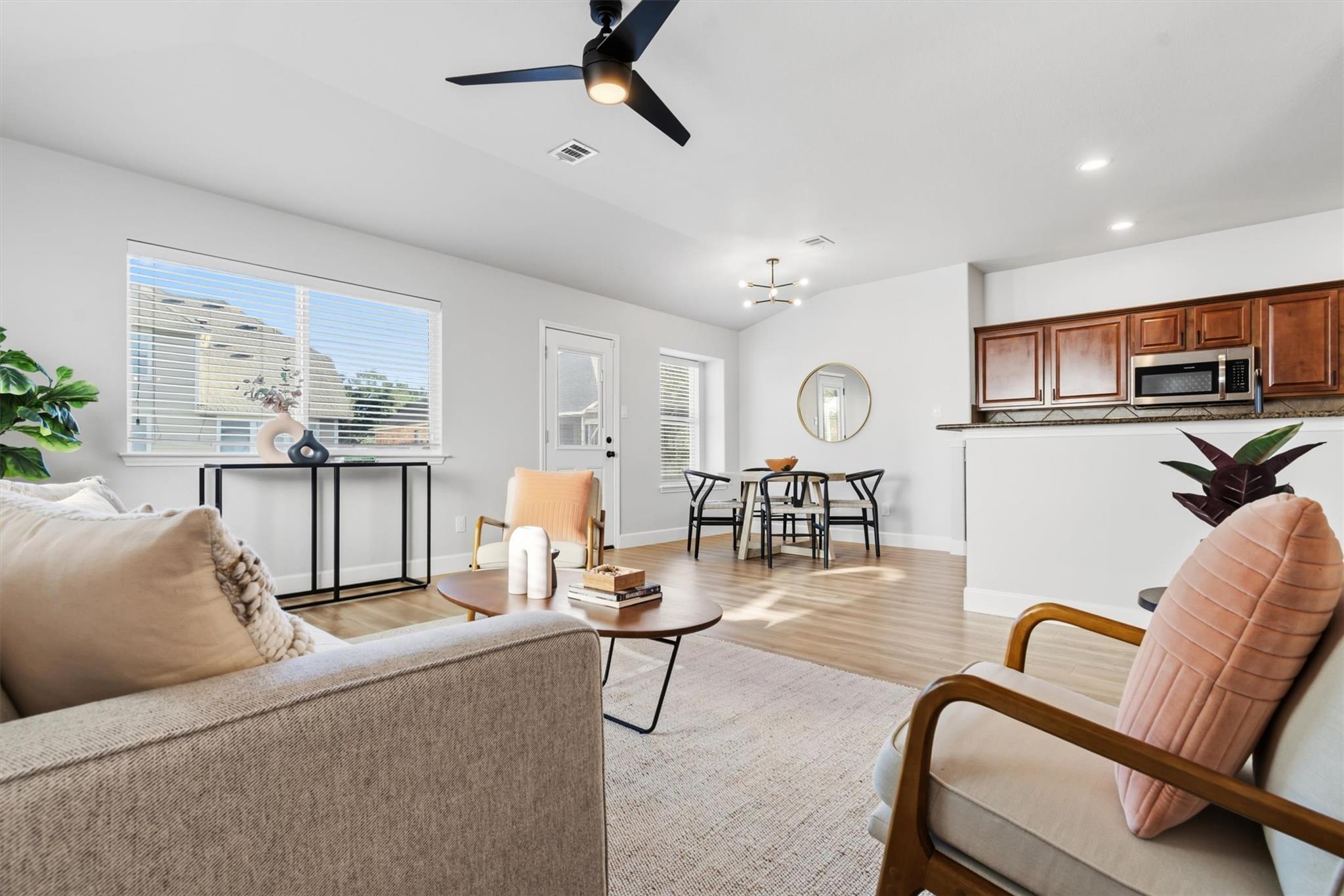 394 Verano Cir, Kyle, TX 78640