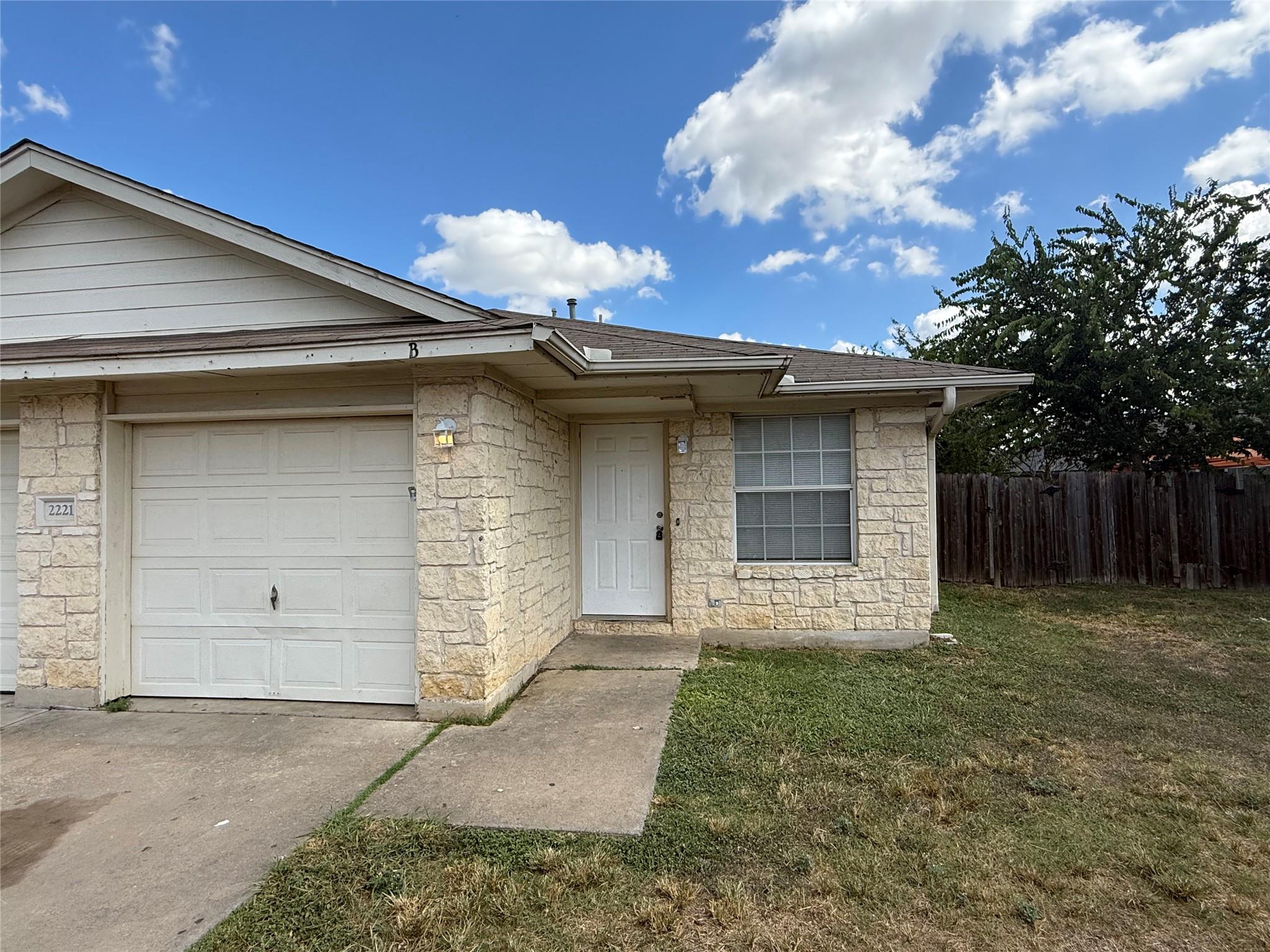 2221 Creekside Ln # B, Georgetown, TX 78626
