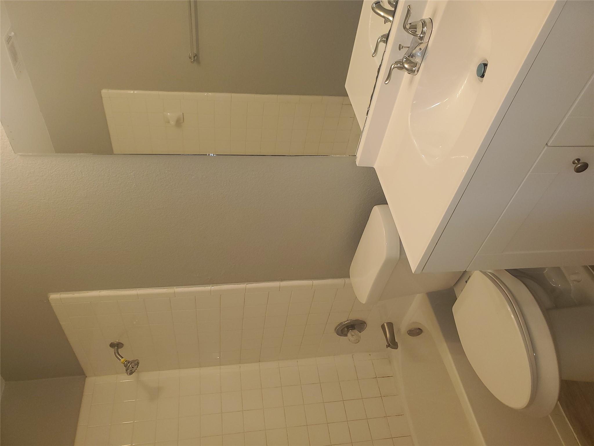 2221 Creekside Ln # B, Georgetown, TX 78626