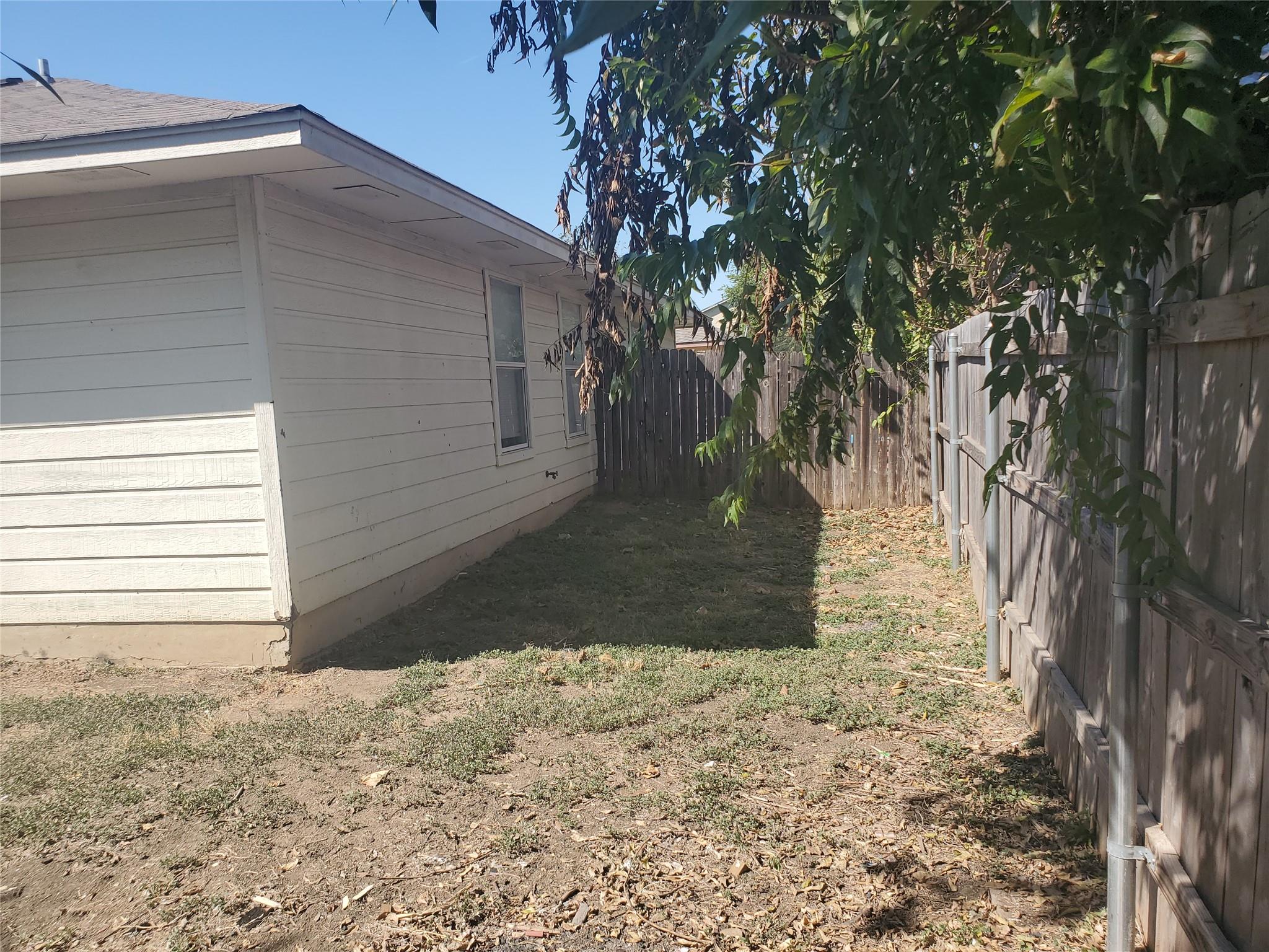 2221 Creekside Ln # B, Georgetown, TX 78626