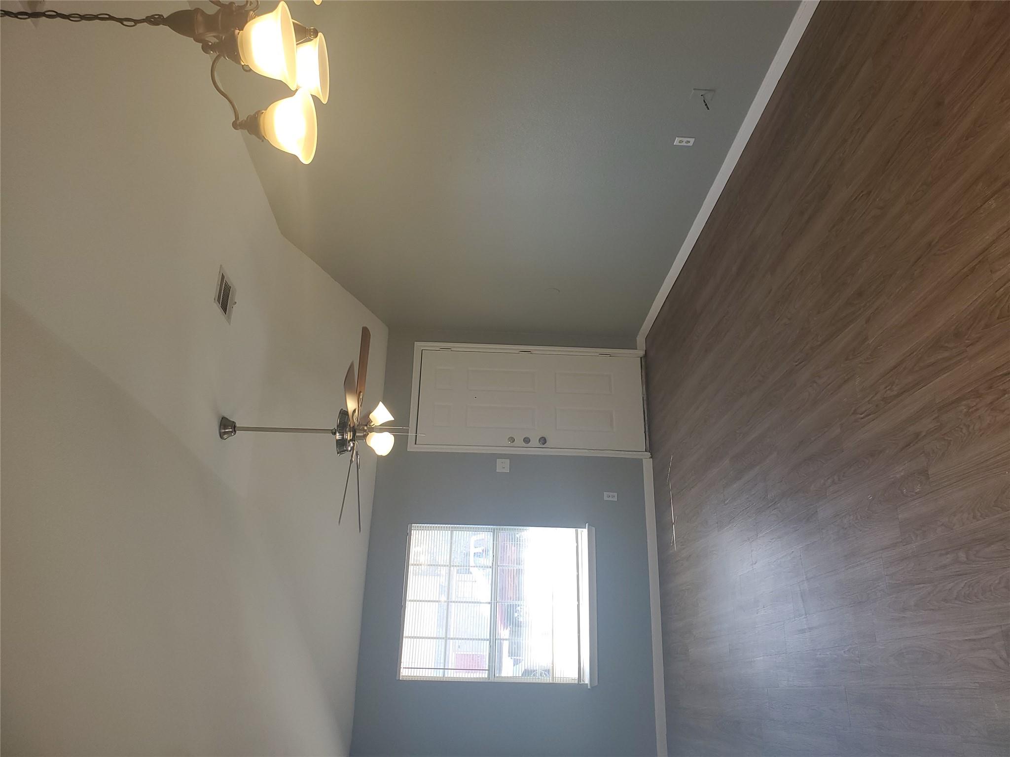 2221 Creekside Ln # B, Georgetown, TX 78626