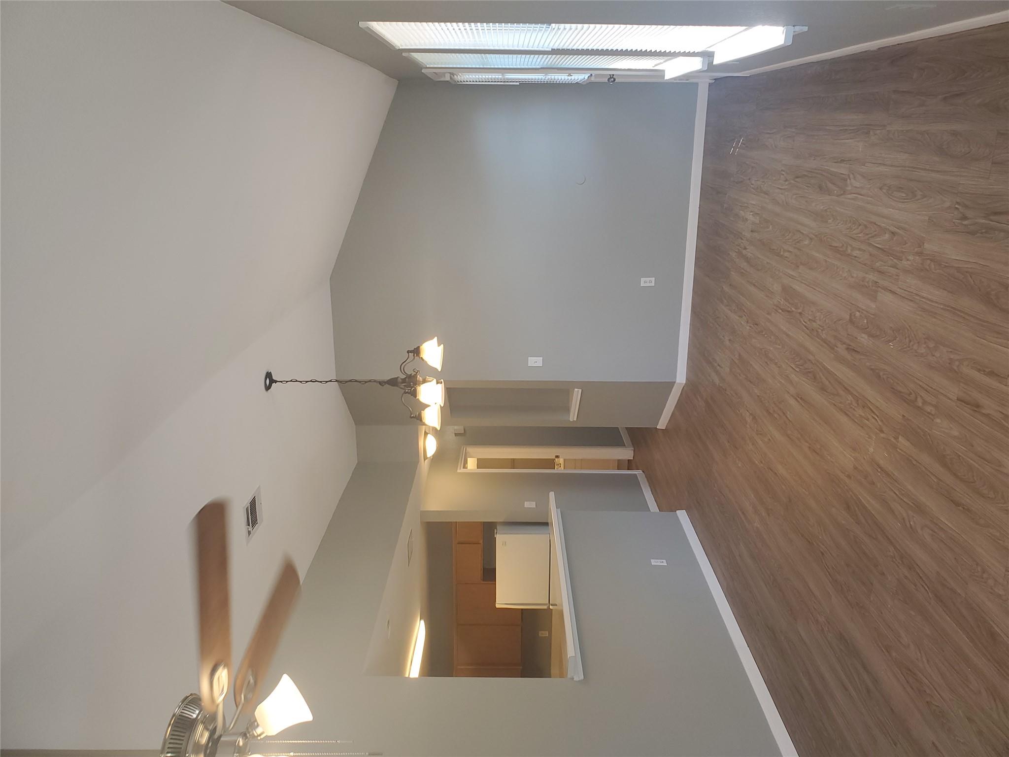 2221 Creekside Ln # B, Georgetown, TX 78626