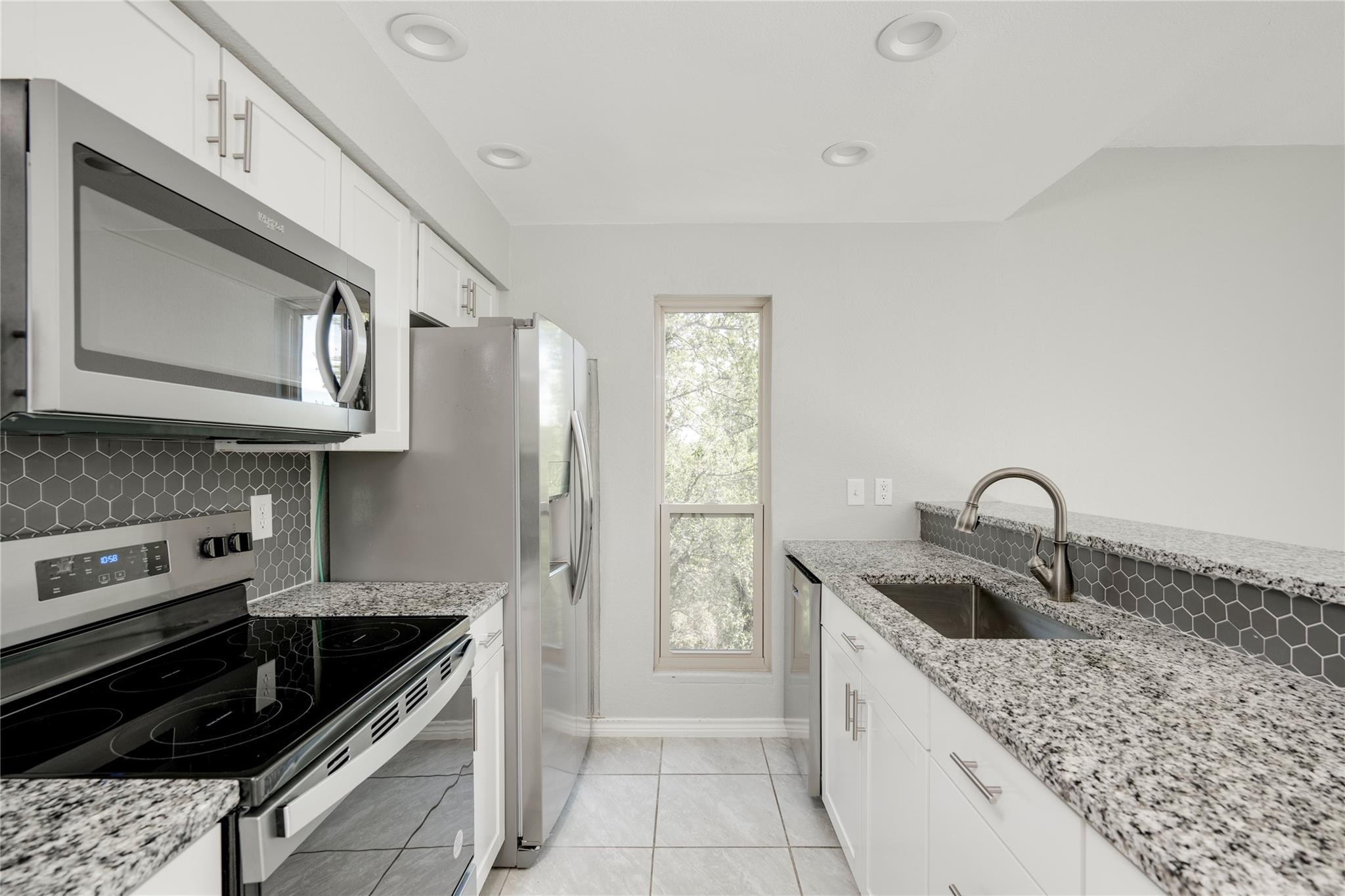 801 Grassy Knl # A, Horseshoe Bay, TX 78657