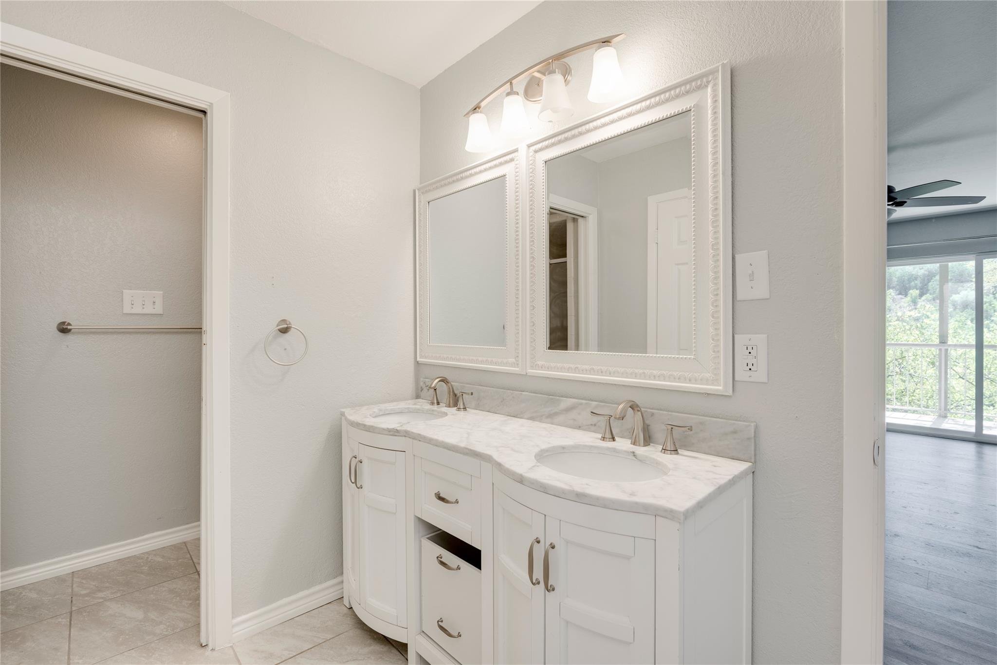 801 Grassy Knl # A, Horseshoe Bay, TX 78657