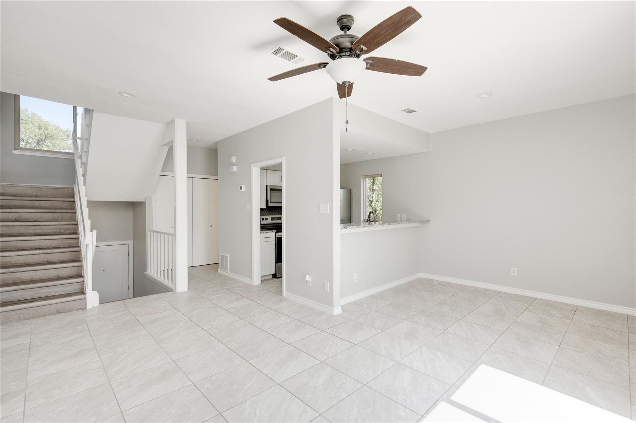 801 Grassy Knl # A, Horseshoe Bay, TX 78657