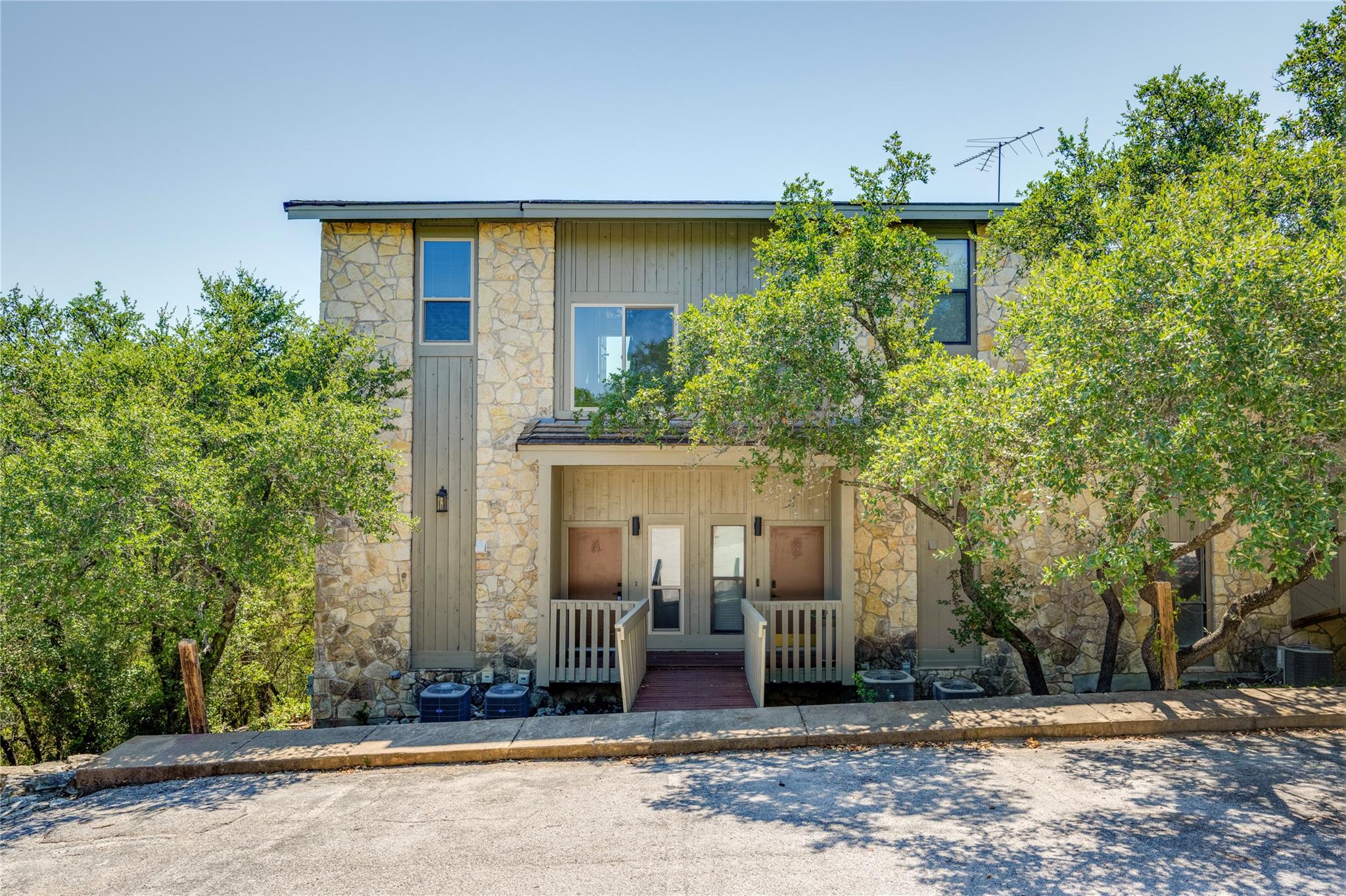 801 Grassy Knl # A, Horseshoe Bay, TX 78657