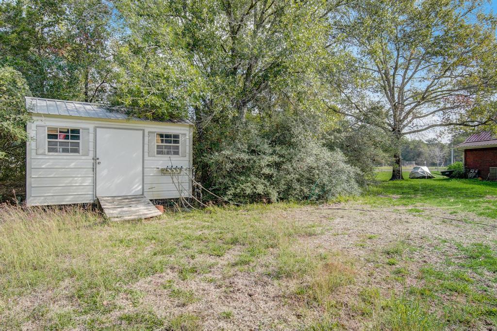 1495 Makinson Rd, West Point, TX 78963