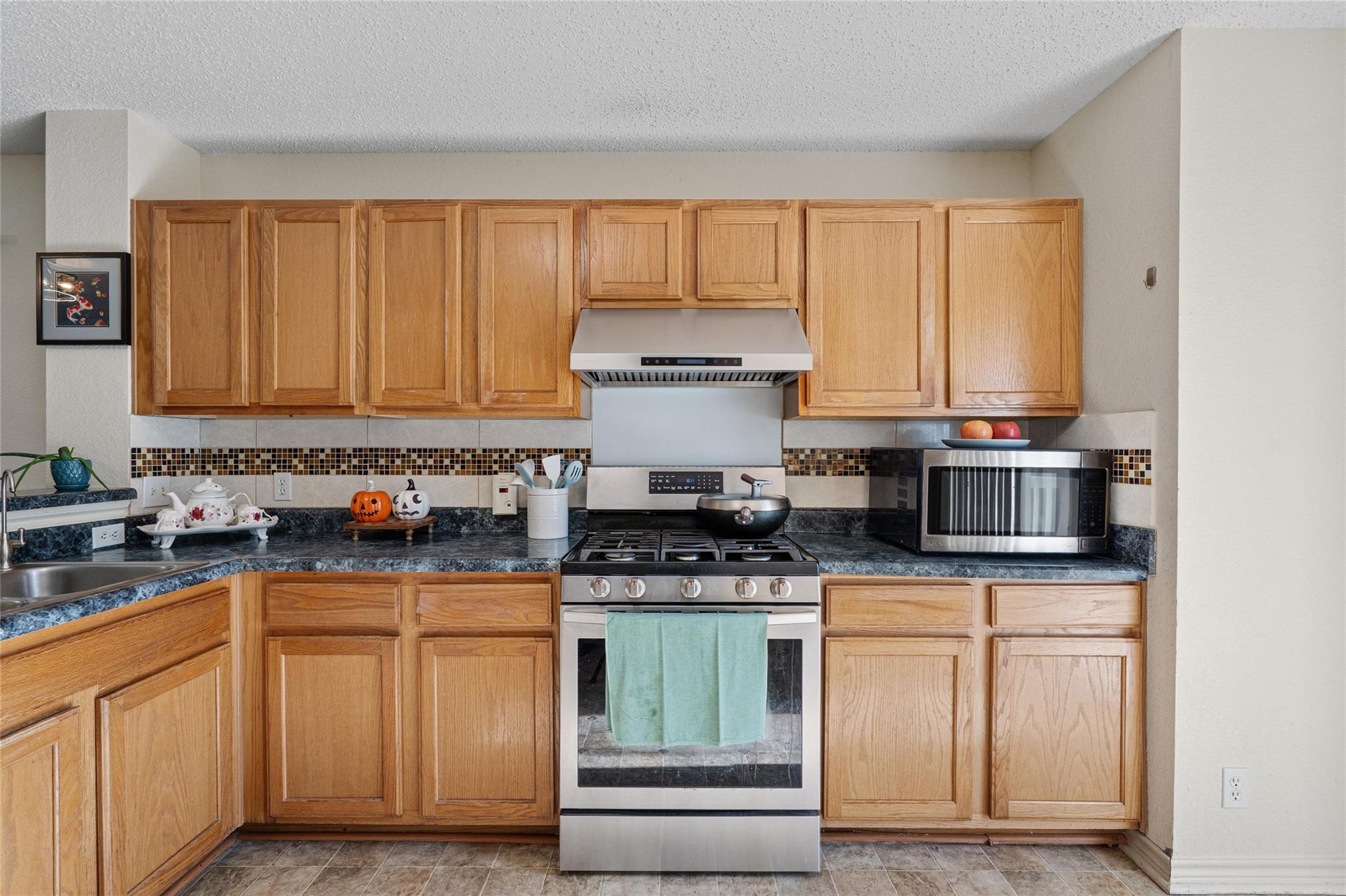 8003 Brienne Dr, Round Rock, TX 78681