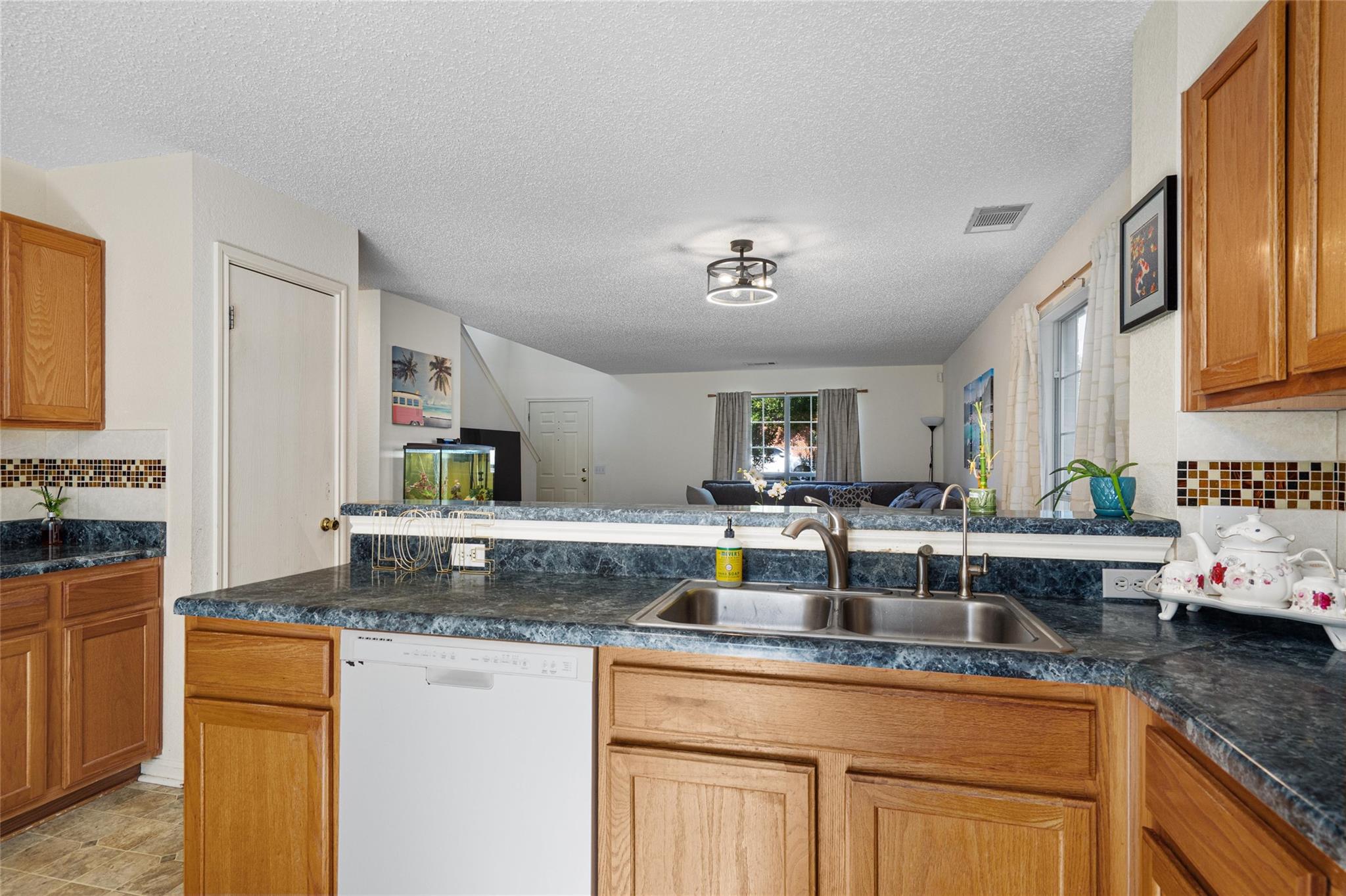 8003 Brienne Dr, Round Rock, TX 78681