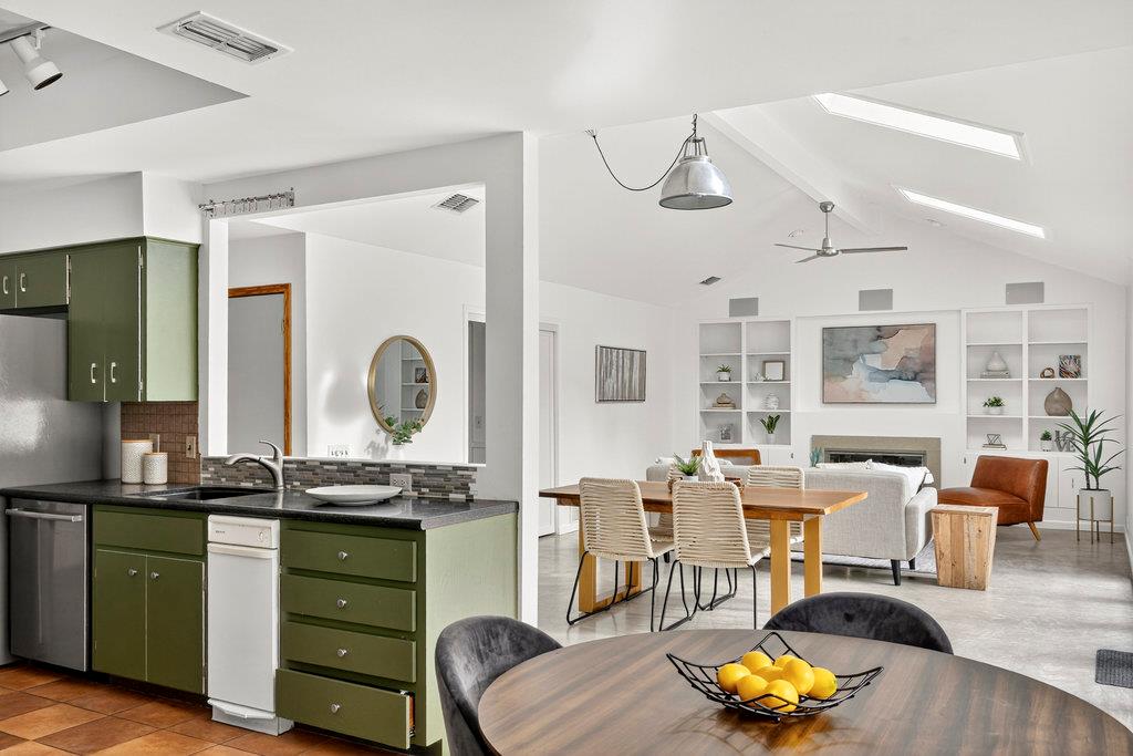 2202 Cypress Pt E, Austin, TX 78746