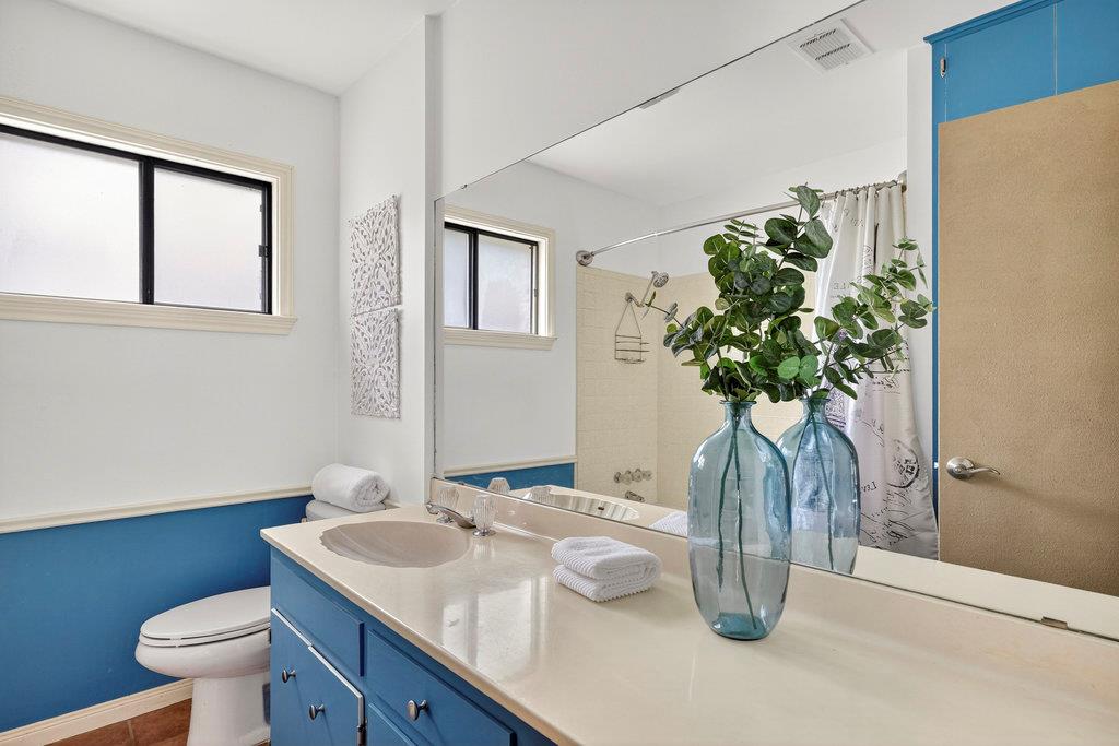 2202 Cypress Pt E, Austin, TX 78746