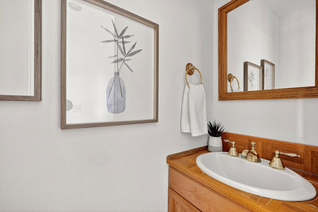 2202 Cypress Pt E, Austin, TX 78746