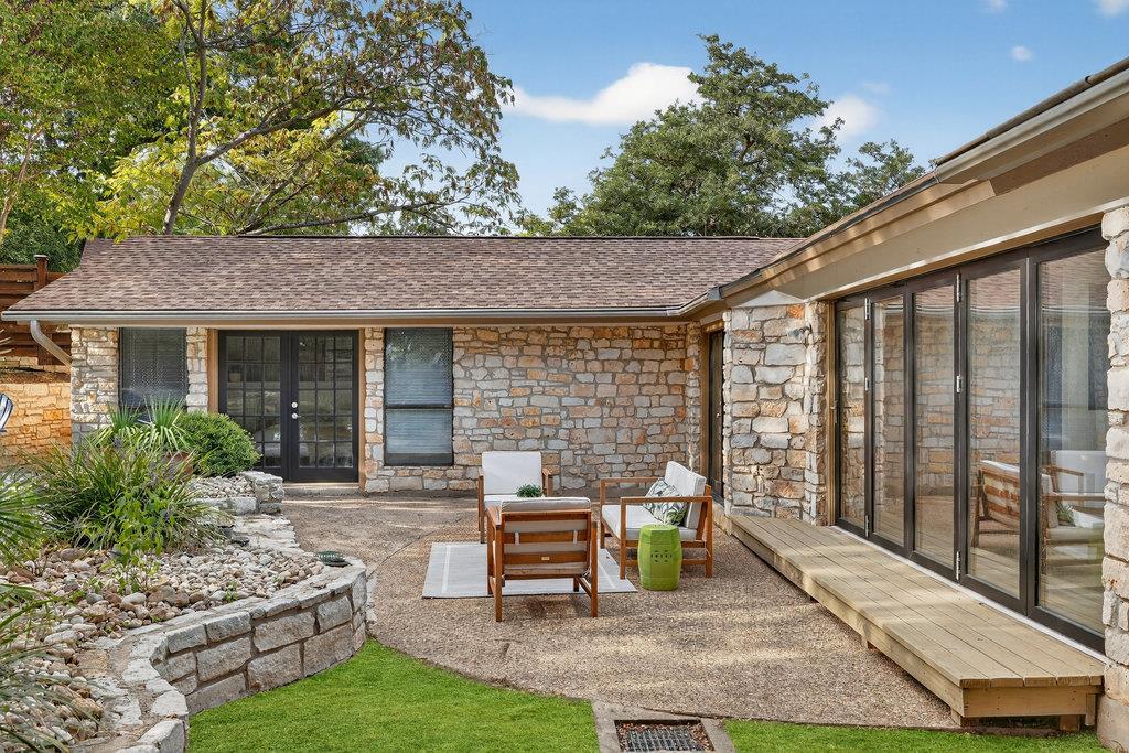 2202 Cypress Pt E, Austin, TX 78746