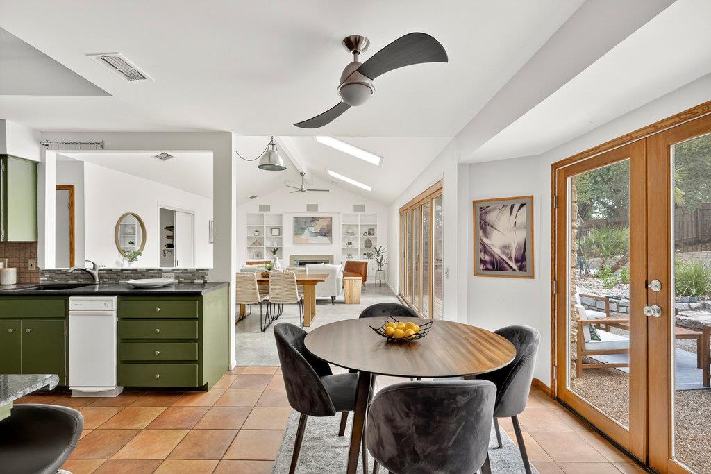 2202 Cypress Pt E, Austin, TX 78746