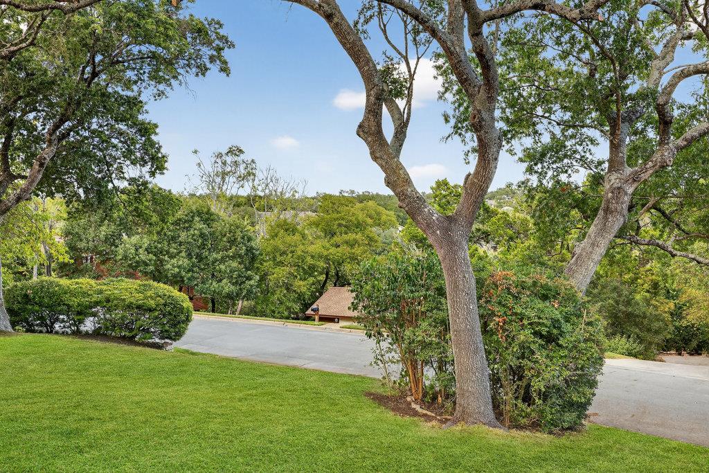 2202 Cypress Pt E, Austin, TX 78746