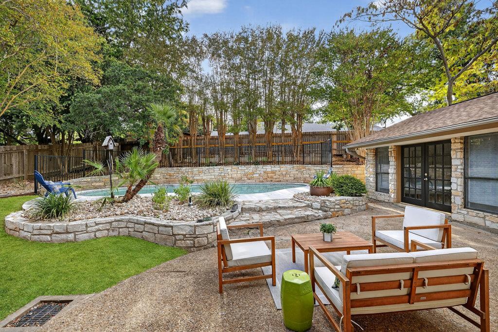 2202 Cypress Pt E, Austin, TX 78746