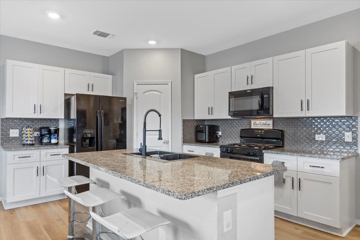 19428 Bear Grass Dr, Elgin, TX 78621