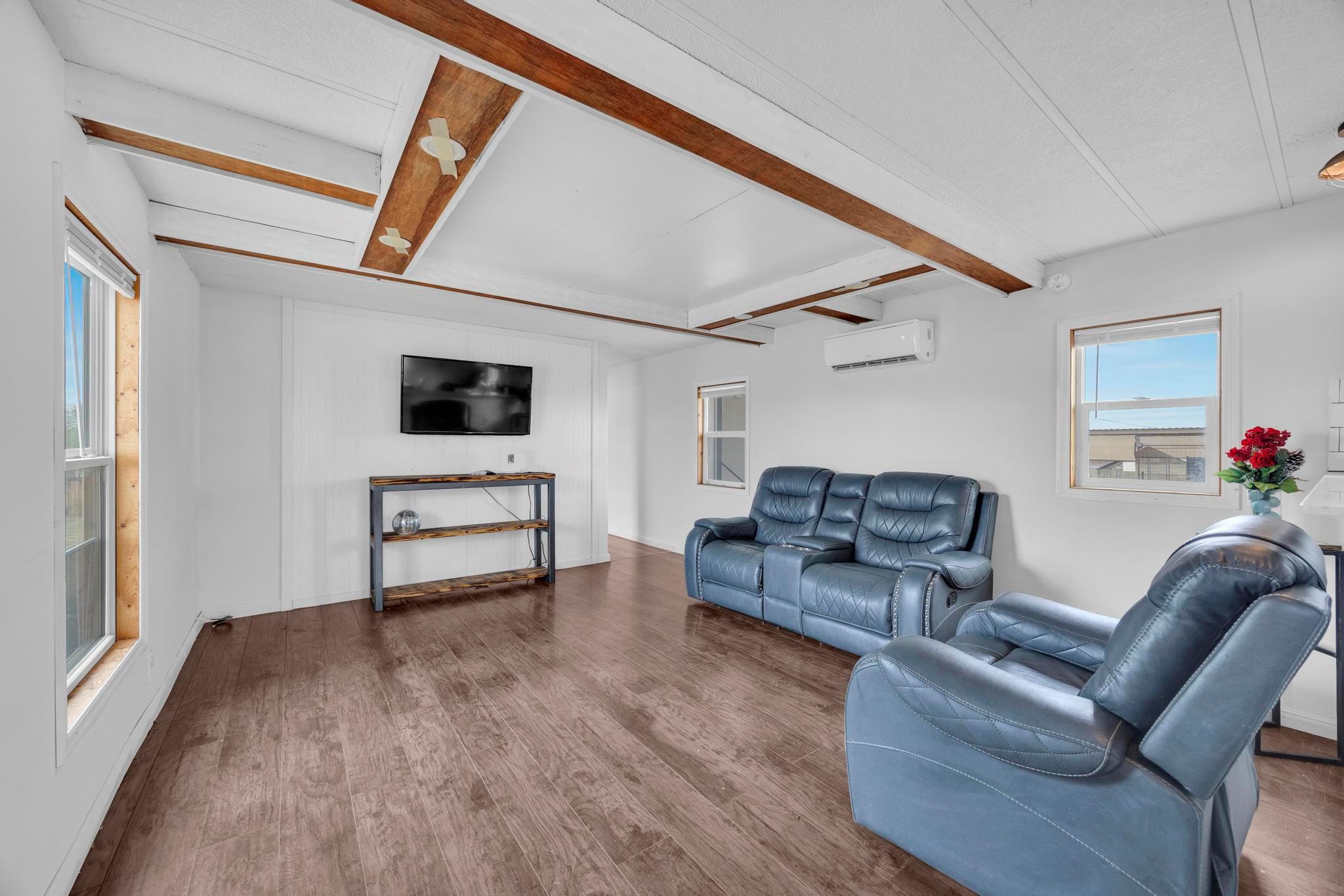 106 Cloudberry Ln, Elgin, TX 78621