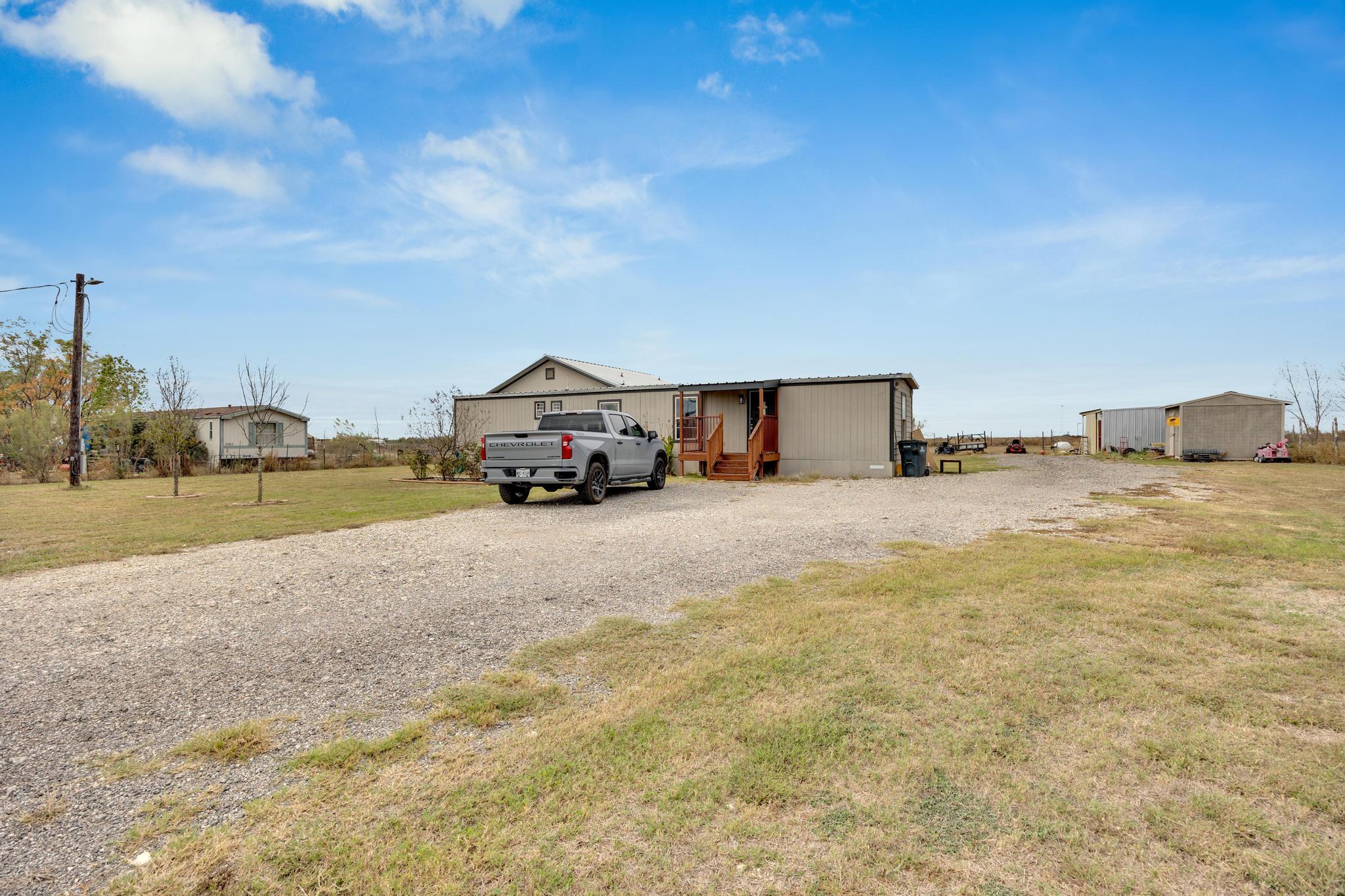 106 Cloudberry Ln, Elgin, TX 78621