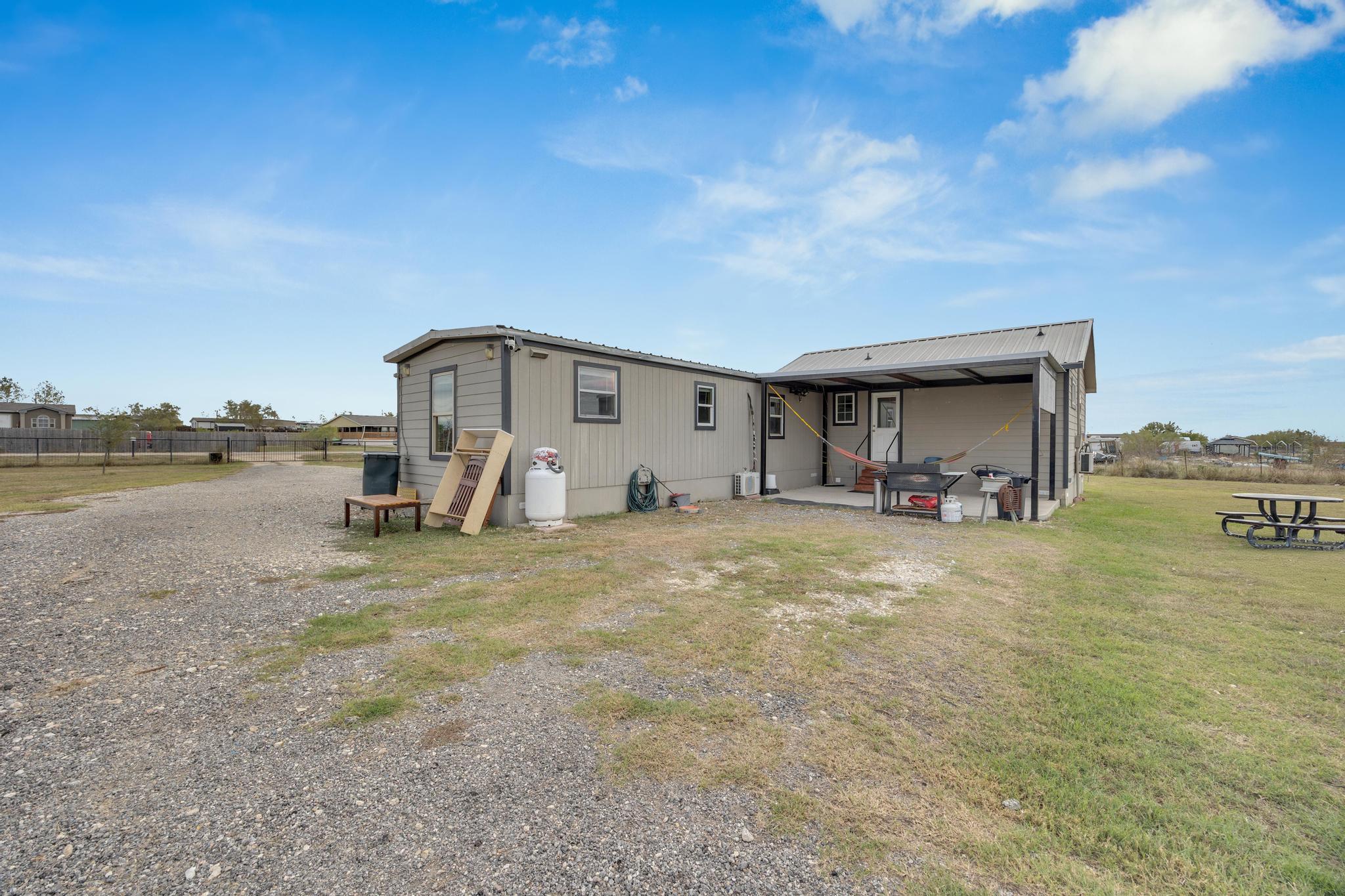 106 Cloudberry Ln, Elgin, TX 78621