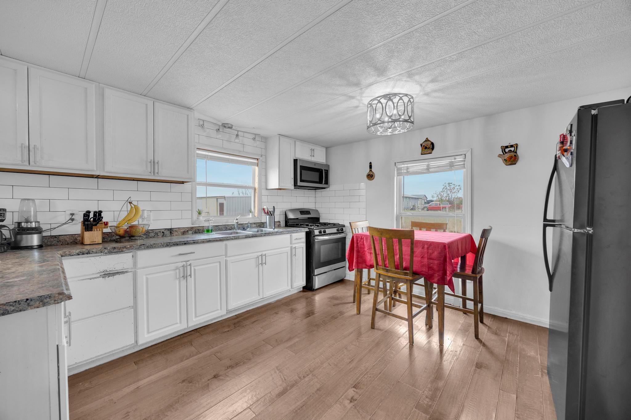 106 Cloudberry Ln, Elgin, TX 78621