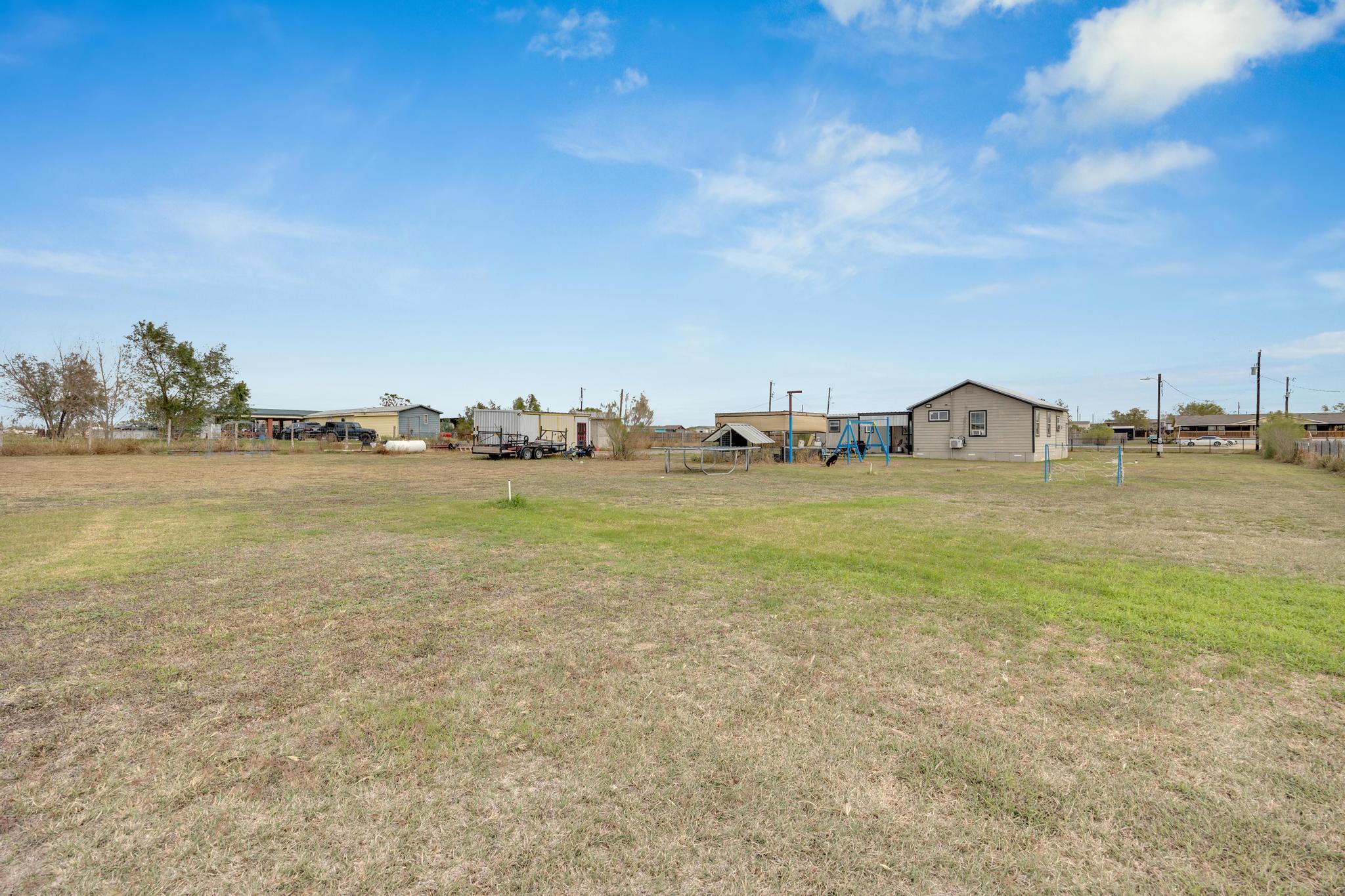 106 Cloudberry Ln, Elgin, TX 78621