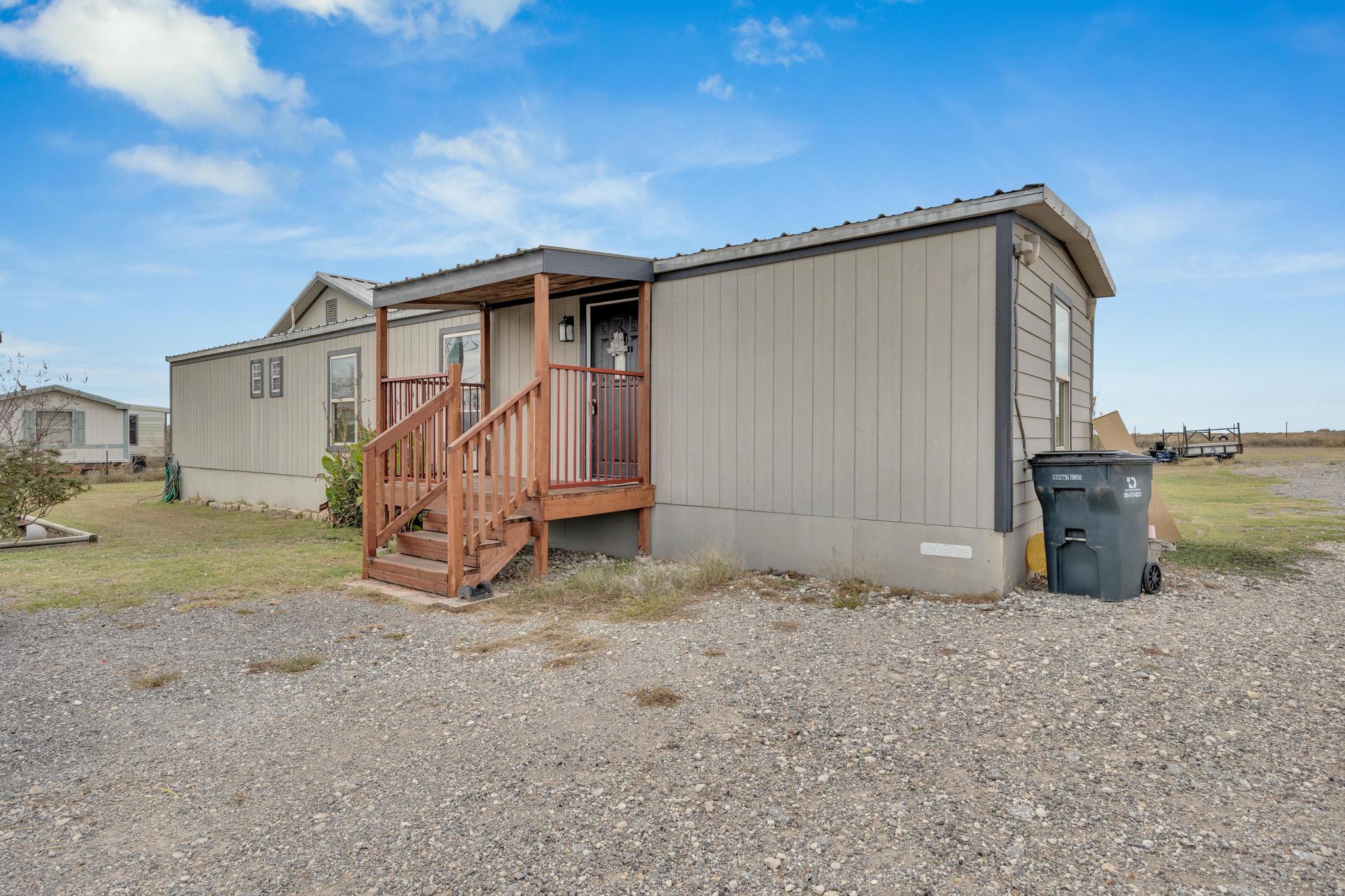 106 Cloudberry Ln, Elgin, TX 78621