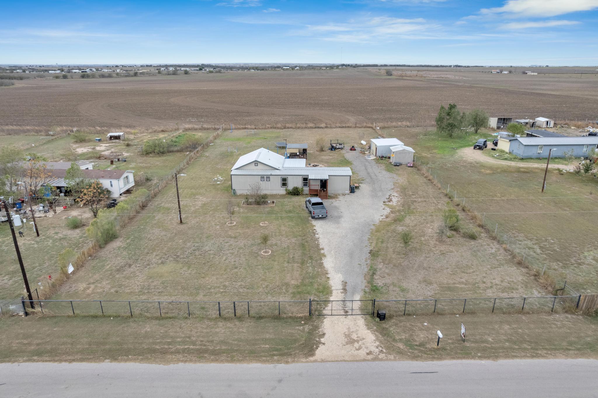 106 Cloudberry Ln, Elgin, TX 78621