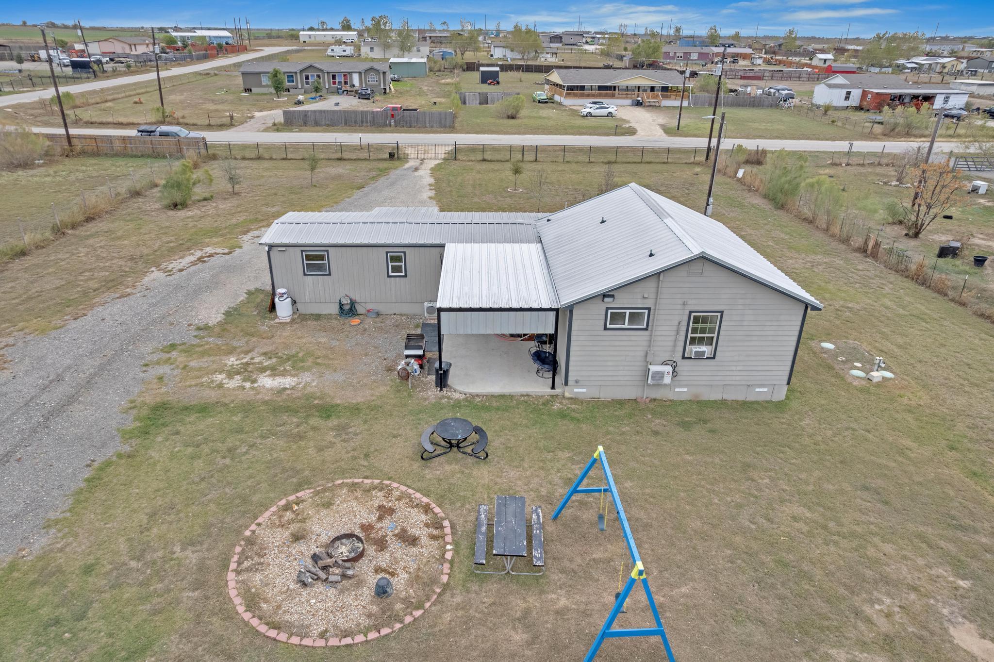 106 Cloudberry Ln, Elgin, TX 78621