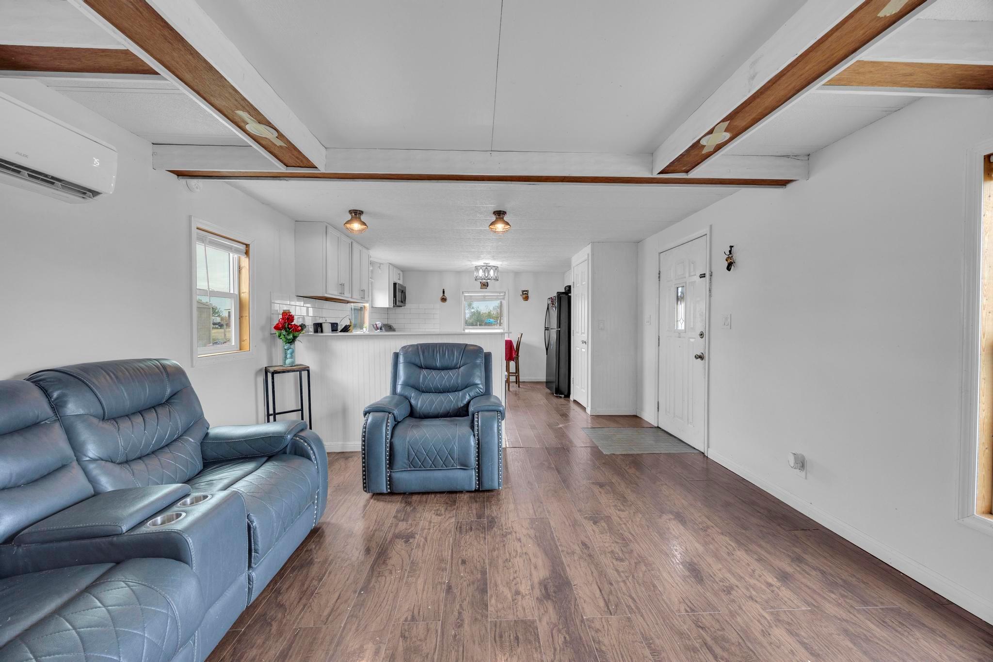 106 Cloudberry Ln, Elgin, TX 78621