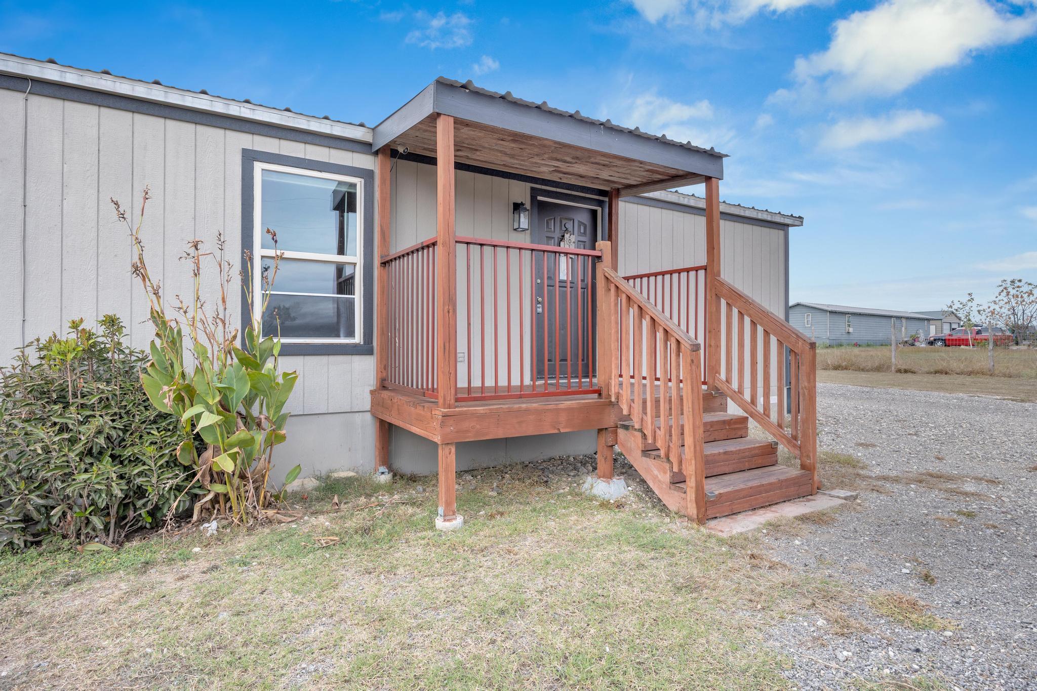 106 Cloudberry Ln, Elgin, TX 78621