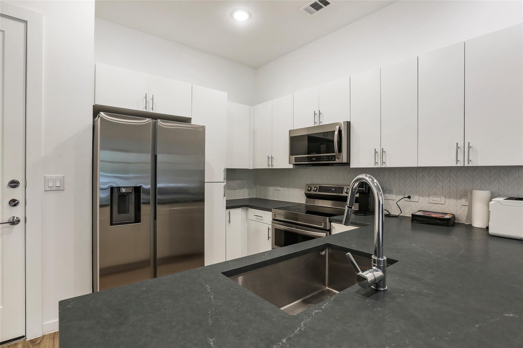 4801 Springdale Rd # 1005, Austin, TX 78723