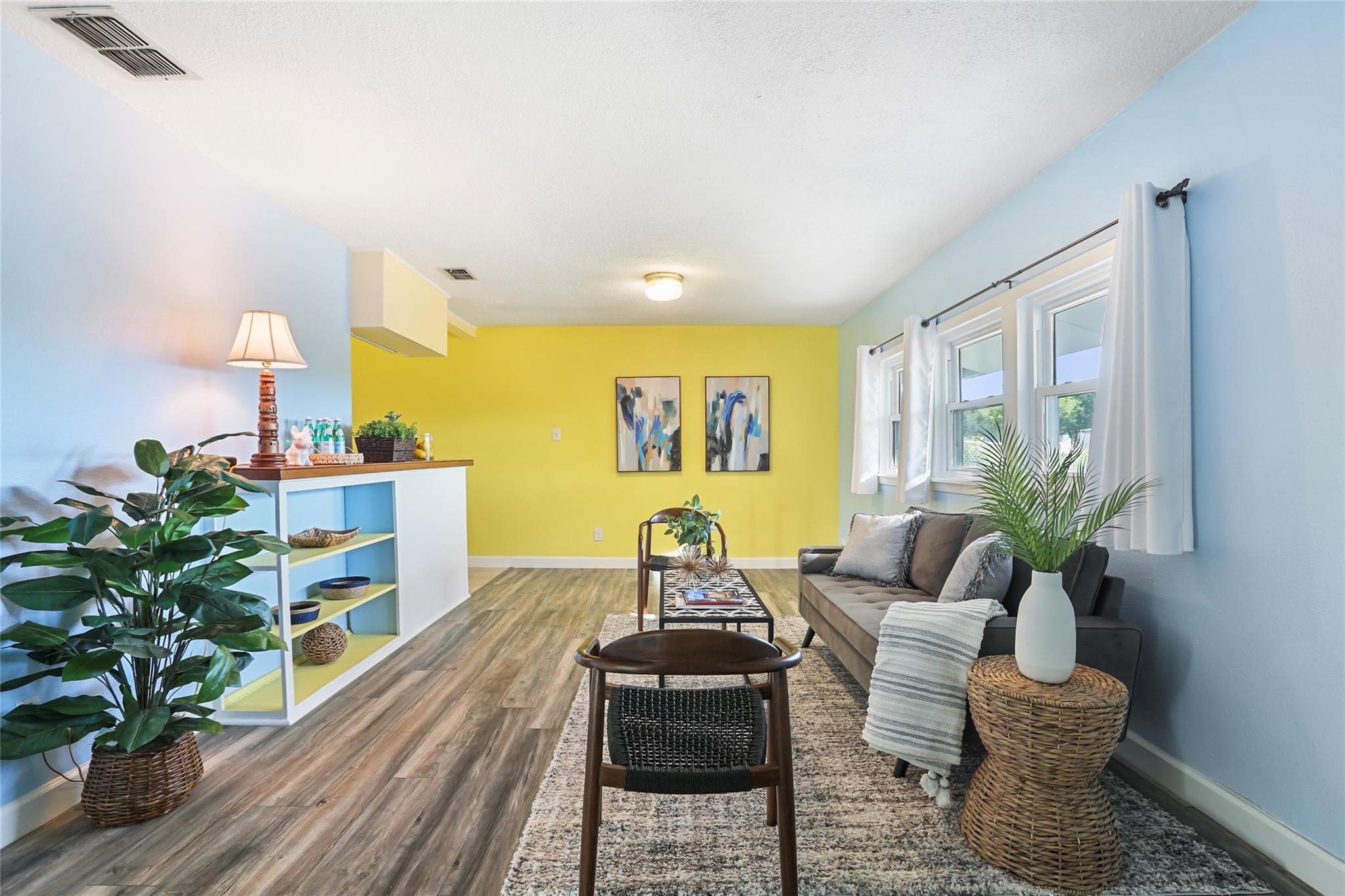 600 W Applegate Dr, Austin, TX 78753