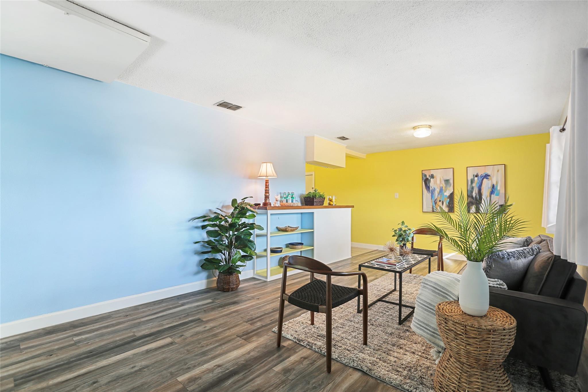 600 W Applegate Dr, Austin, TX 78753