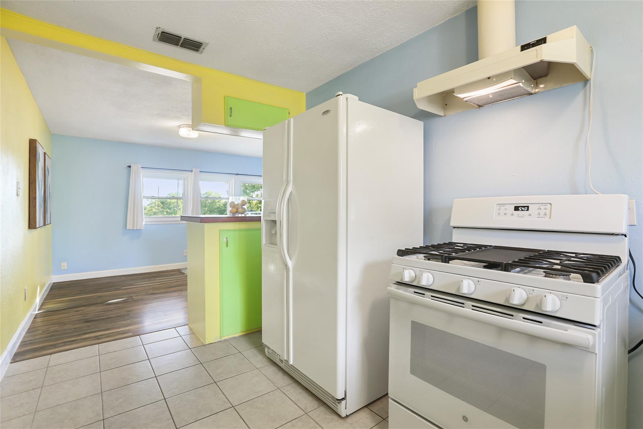 600 W Applegate Dr, Austin, TX 78753