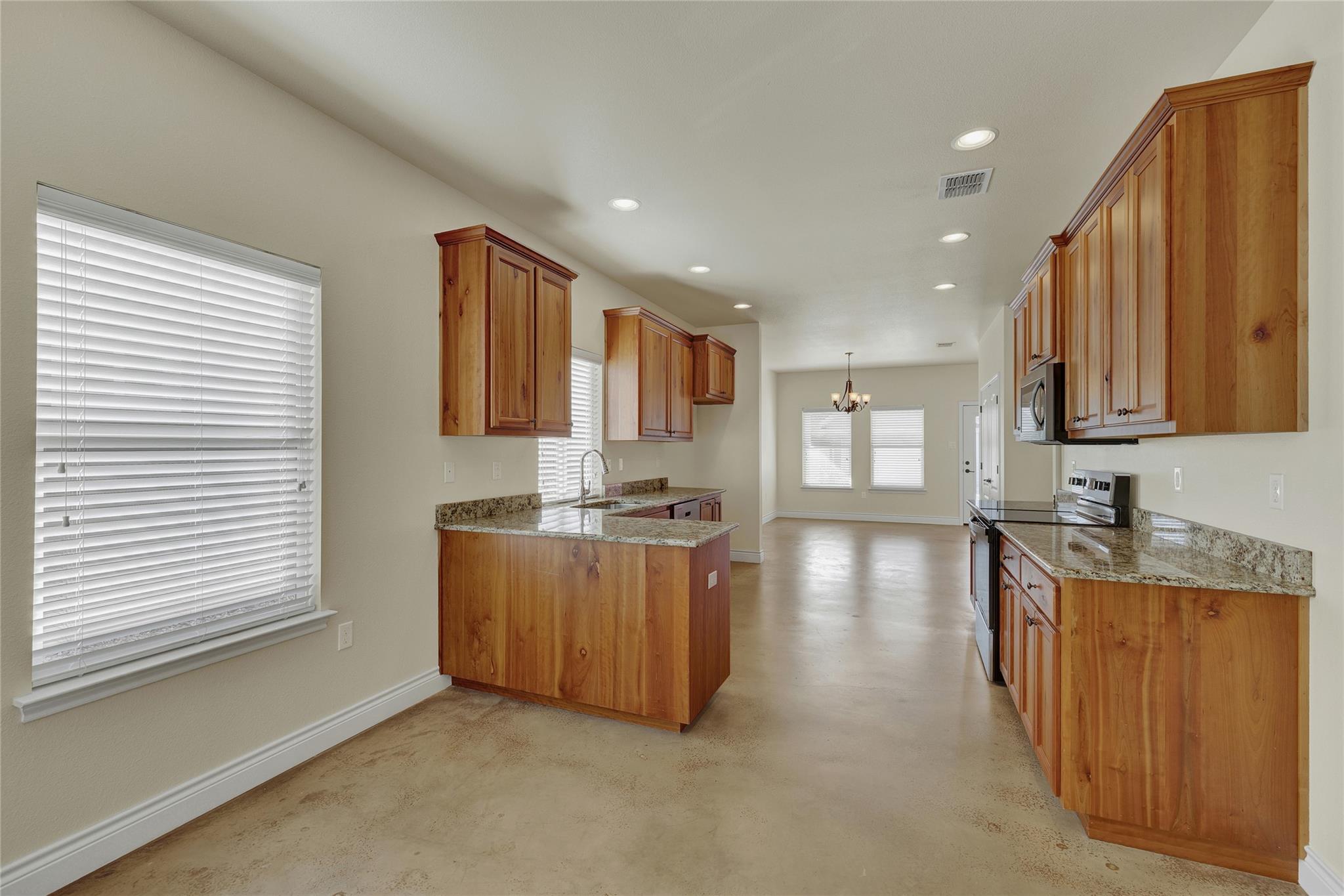 1382 Hanz Dr, New Braunfels, TX 78130