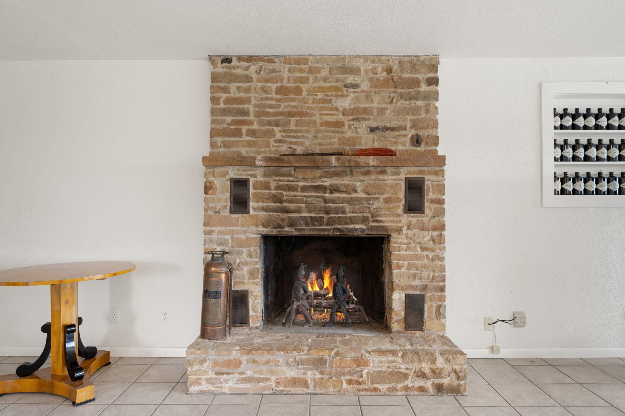 25304 Pedernales Pt, Spicewood, TX 78669