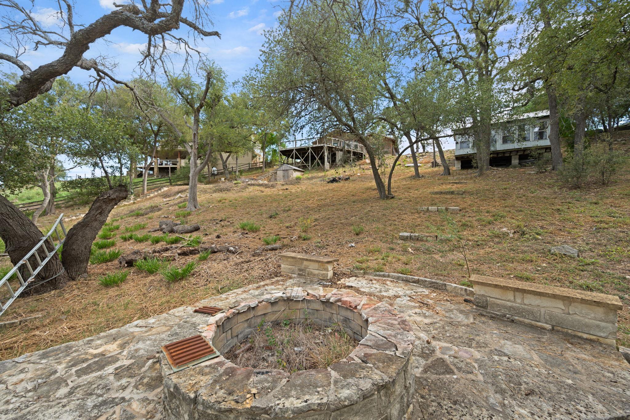 25304 Pedernales Pt, Spicewood, TX 78669